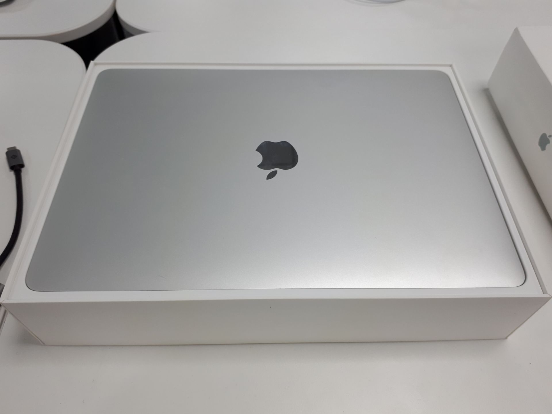 Apple A1708 13” Macbook Pro 2.3Ghz, 8GB Ram, Serial Number CO2W814DHV27 Silver (Apple Refurbished) - Image 2 of 3