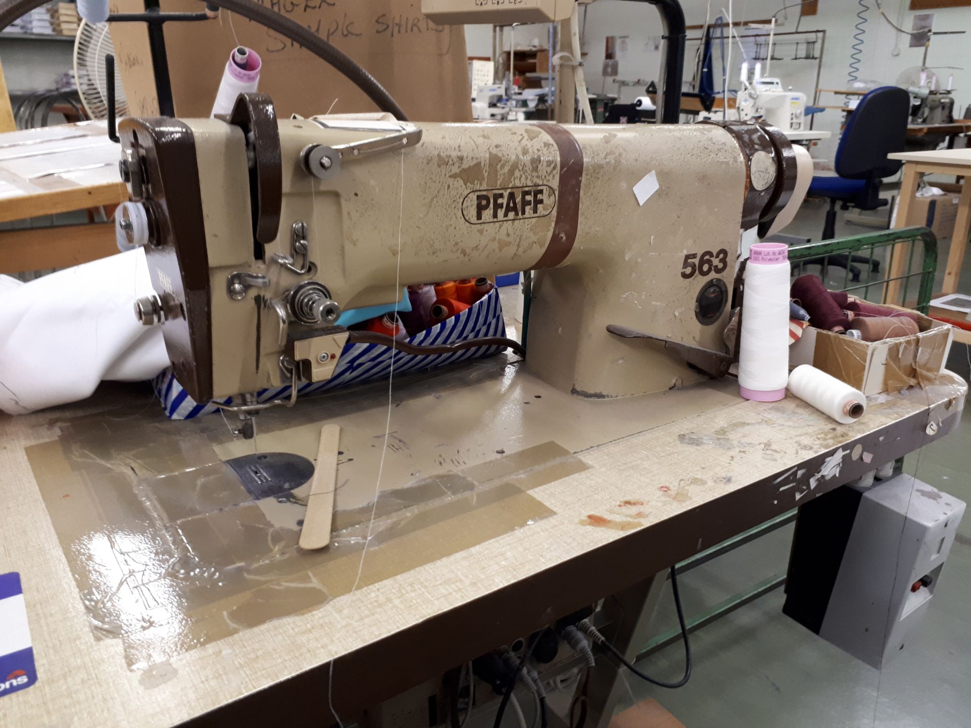 Pfaff 563 Sewing machine - Image 2 of 2