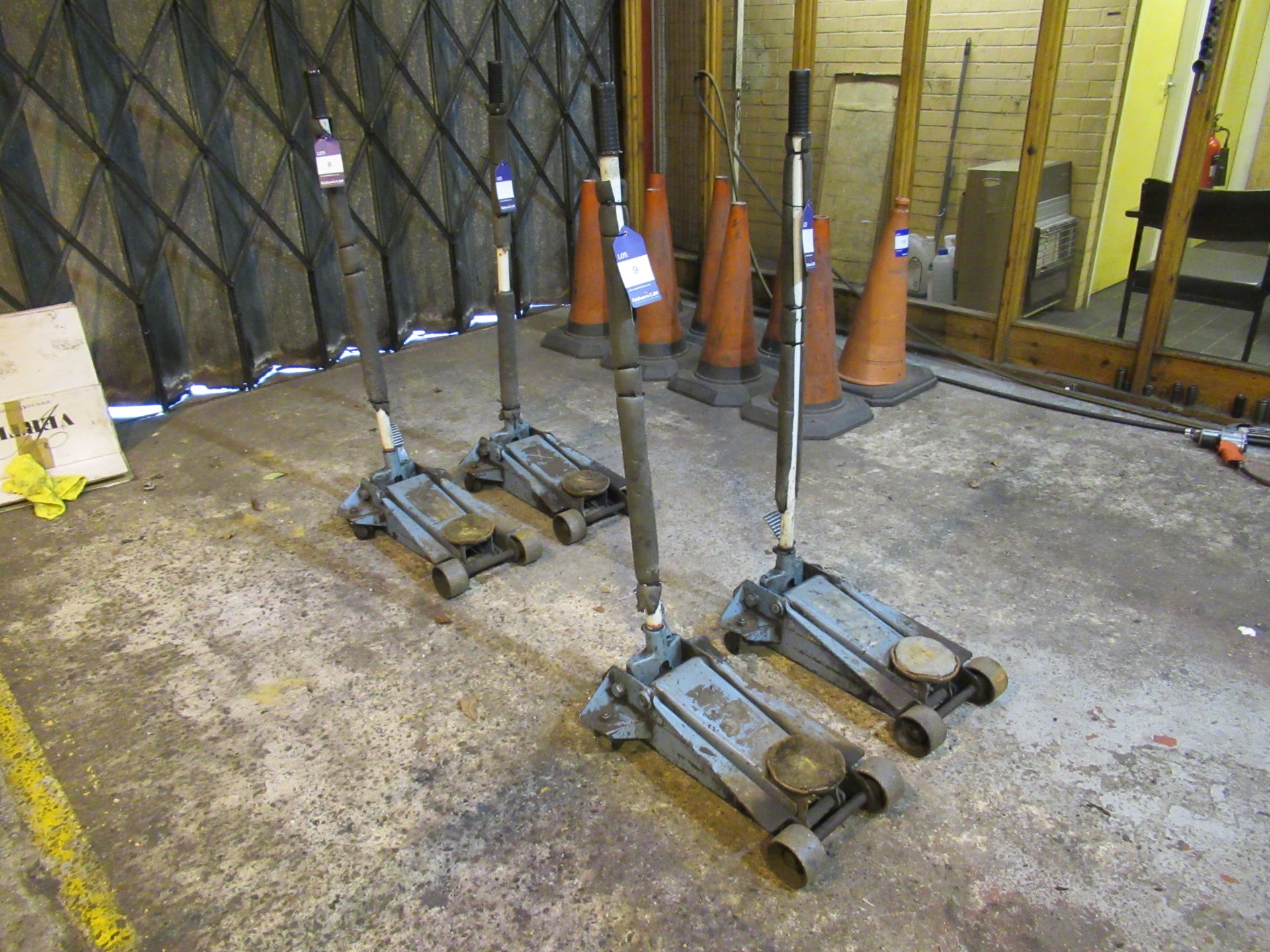 2 Omega 3 Tonne Trolley Jacks