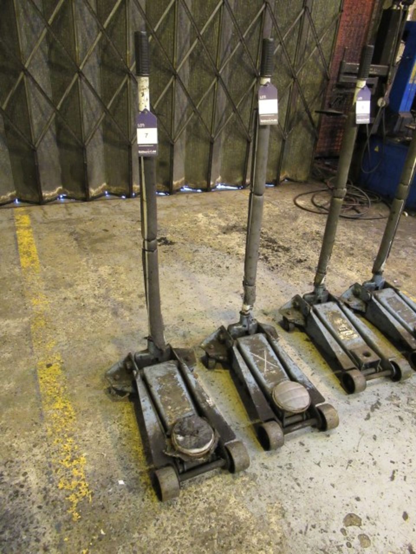 2 Omega 3 Tonne Trolley Jacks