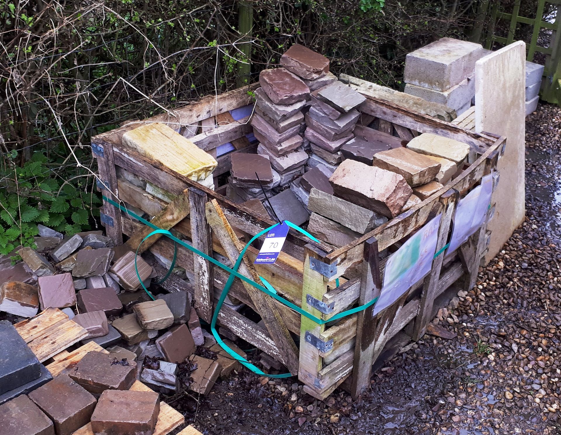 Assortment of Indian Sand stone cobbles and blocks *Please note, there are no loading facilities