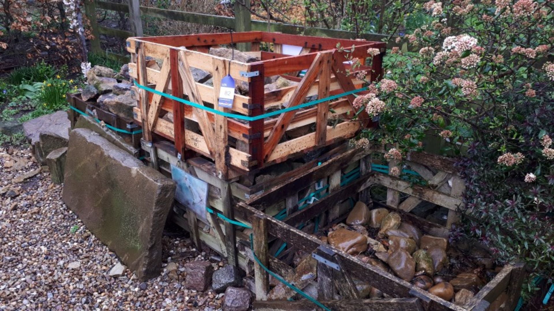 Assortment of Bullwell sandstone to 4 x crates *Please note, there are no loading facilities on