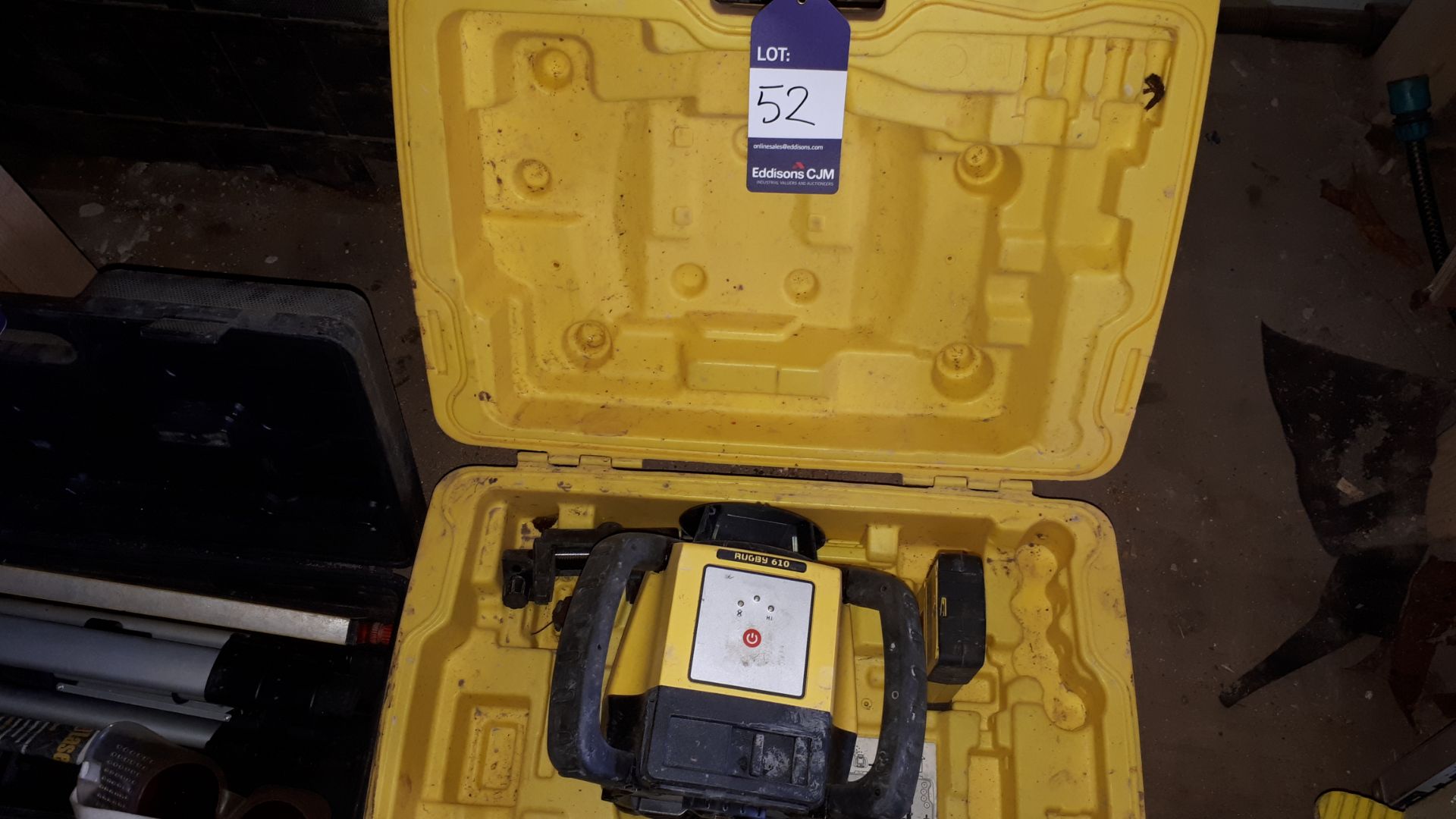 Assortment of site surveying equipment, including Leica Rugby 610 laser, Power Master laser level - Bild 3 aus 4