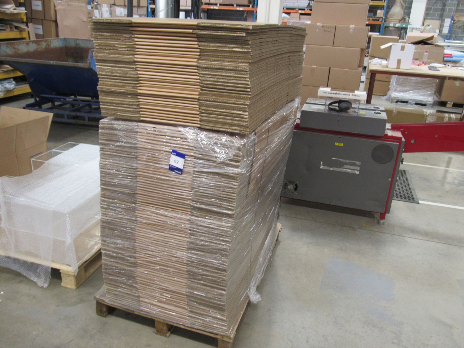 Quantity Cardboard Boxes to 3 Pallets - Image 2 of 3