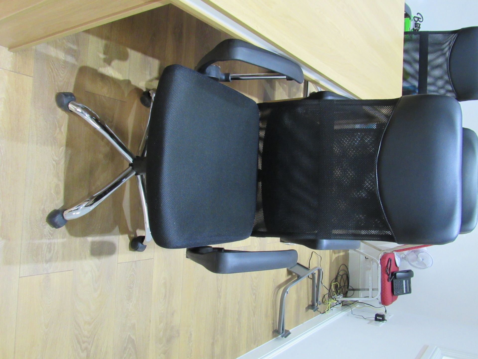 6 Mesh Back Executive Arm Chairs - Bild 2 aus 3