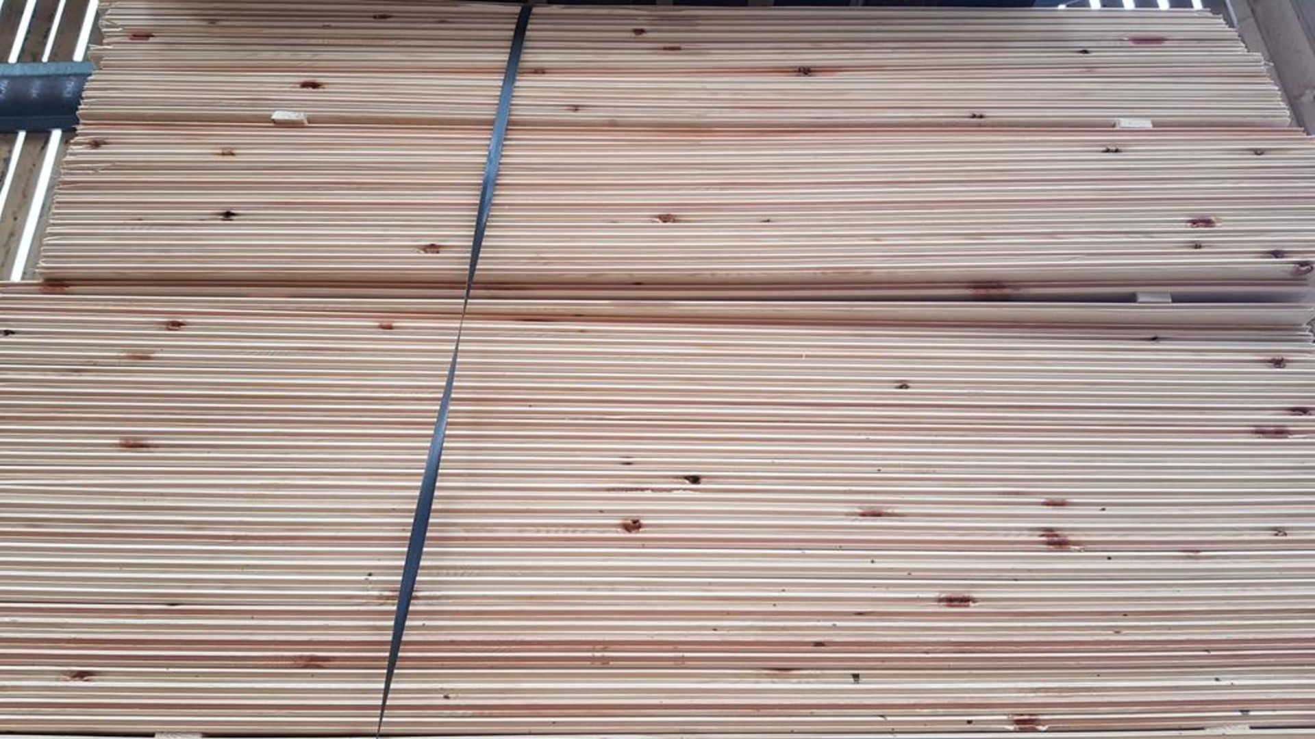 15mm x 125mm (12mm x 121mm) shiplap cladding. 740 pieces @ 1190mm. - Image 3 of 3