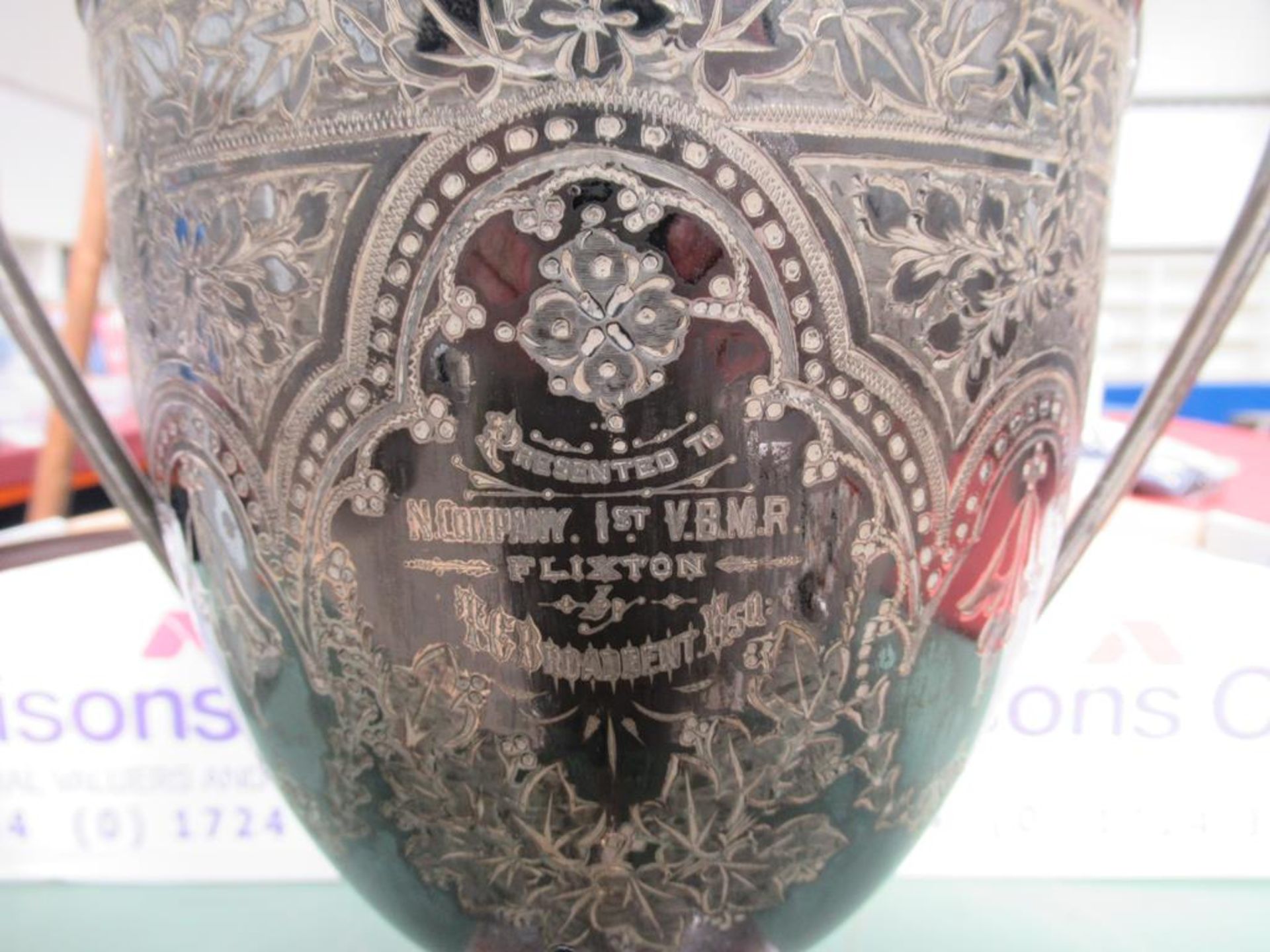 A Silver Plated Tea Urn presented in Flixton, 1895. This urn is at least a proven 125 years old - Bild 2 aus 5