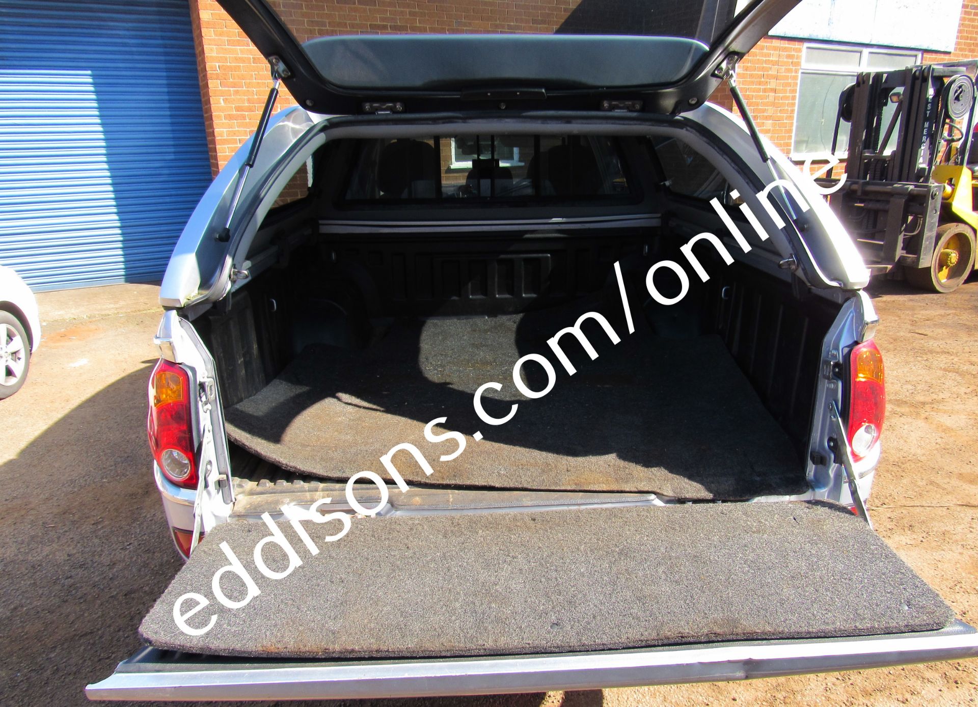 Mitsubishi L200 2.5 DI-D Barbarian Double cab pick - Image 13 of 15