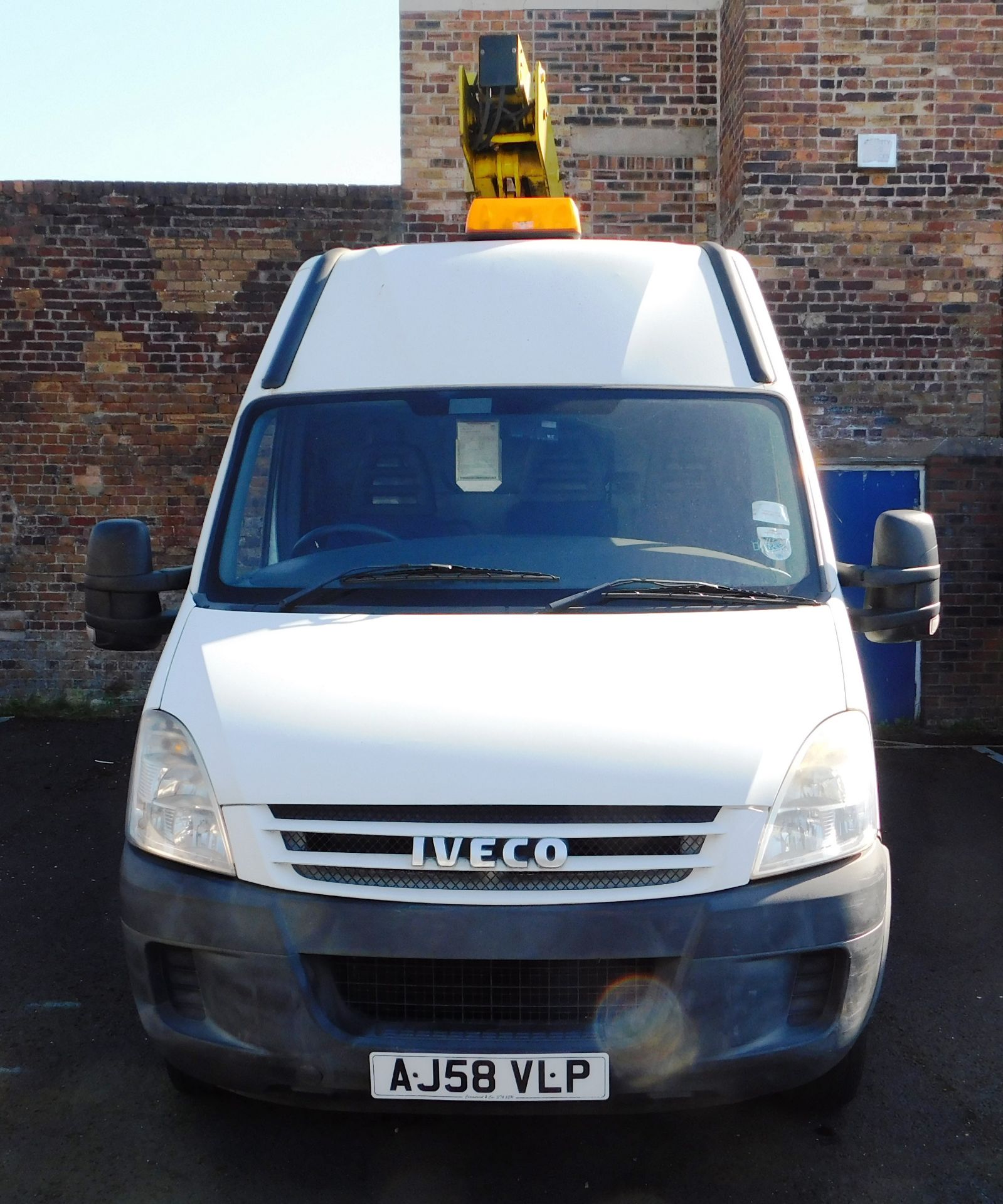 Iveco Daily 50C15 cherry picker van, with Versalift ET40NF hydraulic mount (Serial Number - Image 8 of 35
