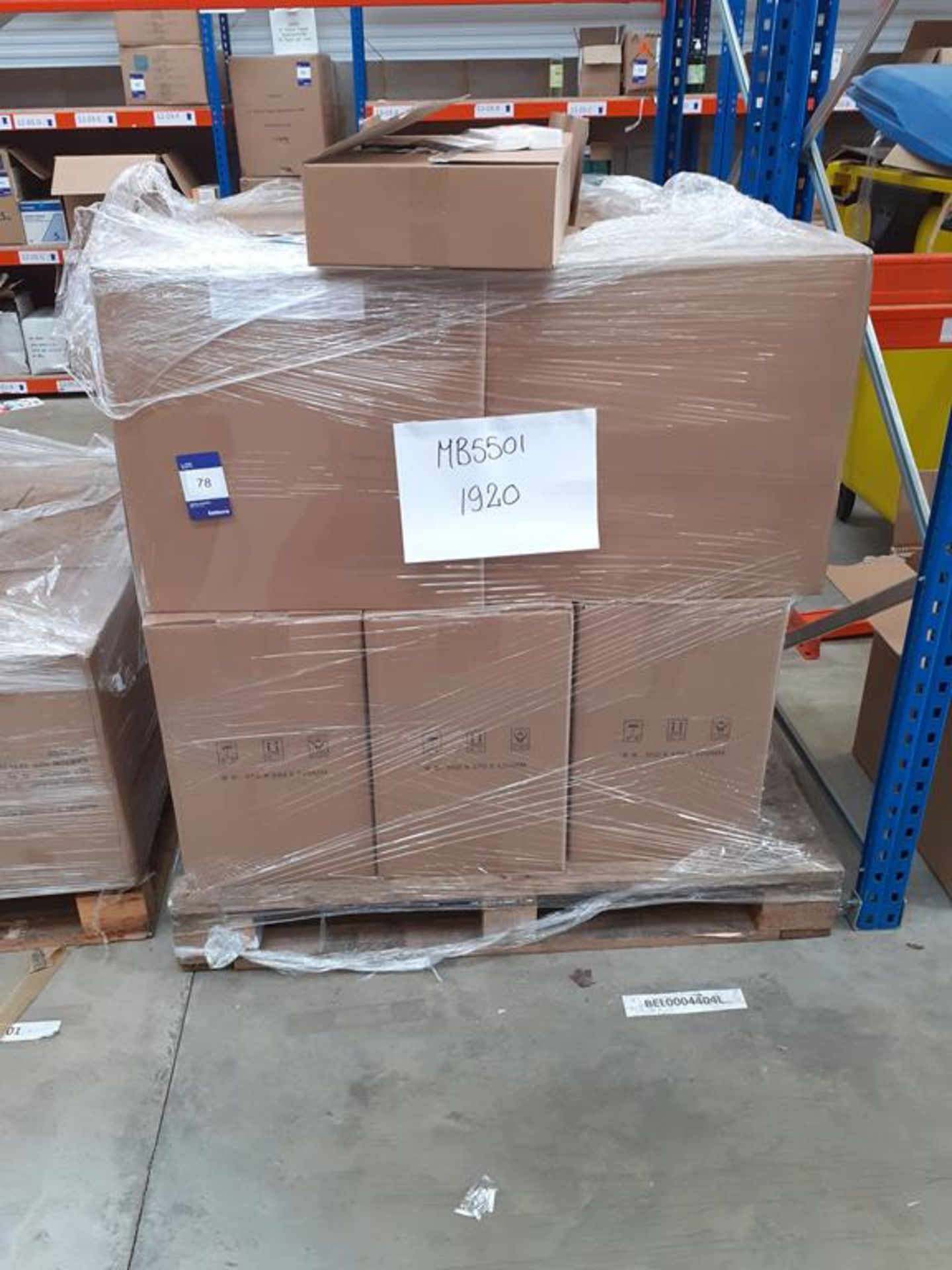 Pallet of Lint Free Melt Blown Nail Wipes (approx 10 boxes)