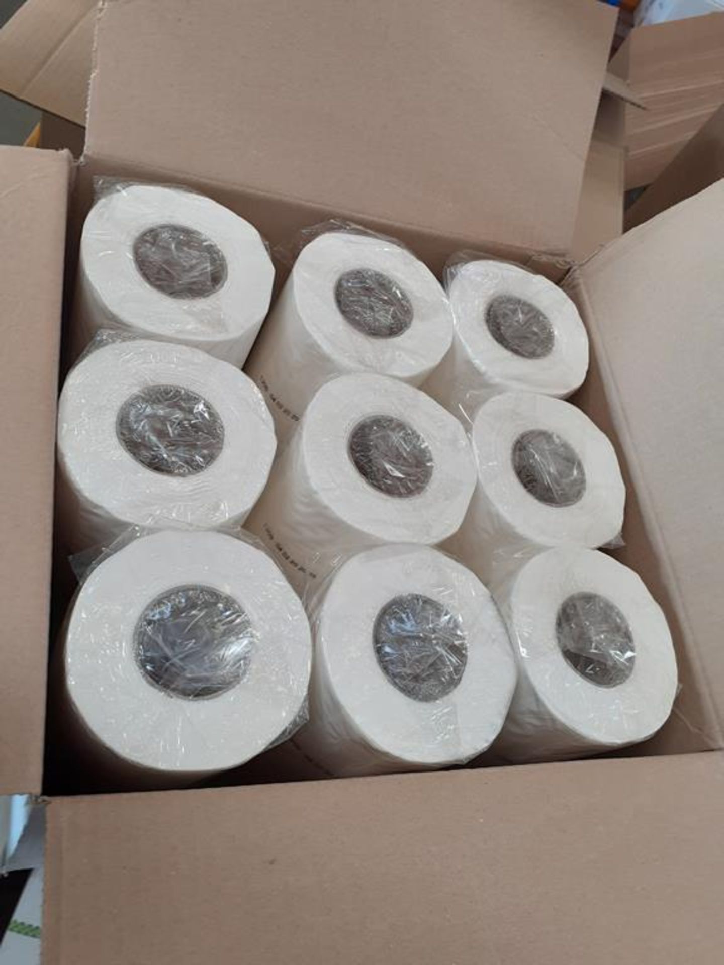 Pallet of 10" White Wiper Rolls 40m (approx 11 boxes) - Image 2 of 3