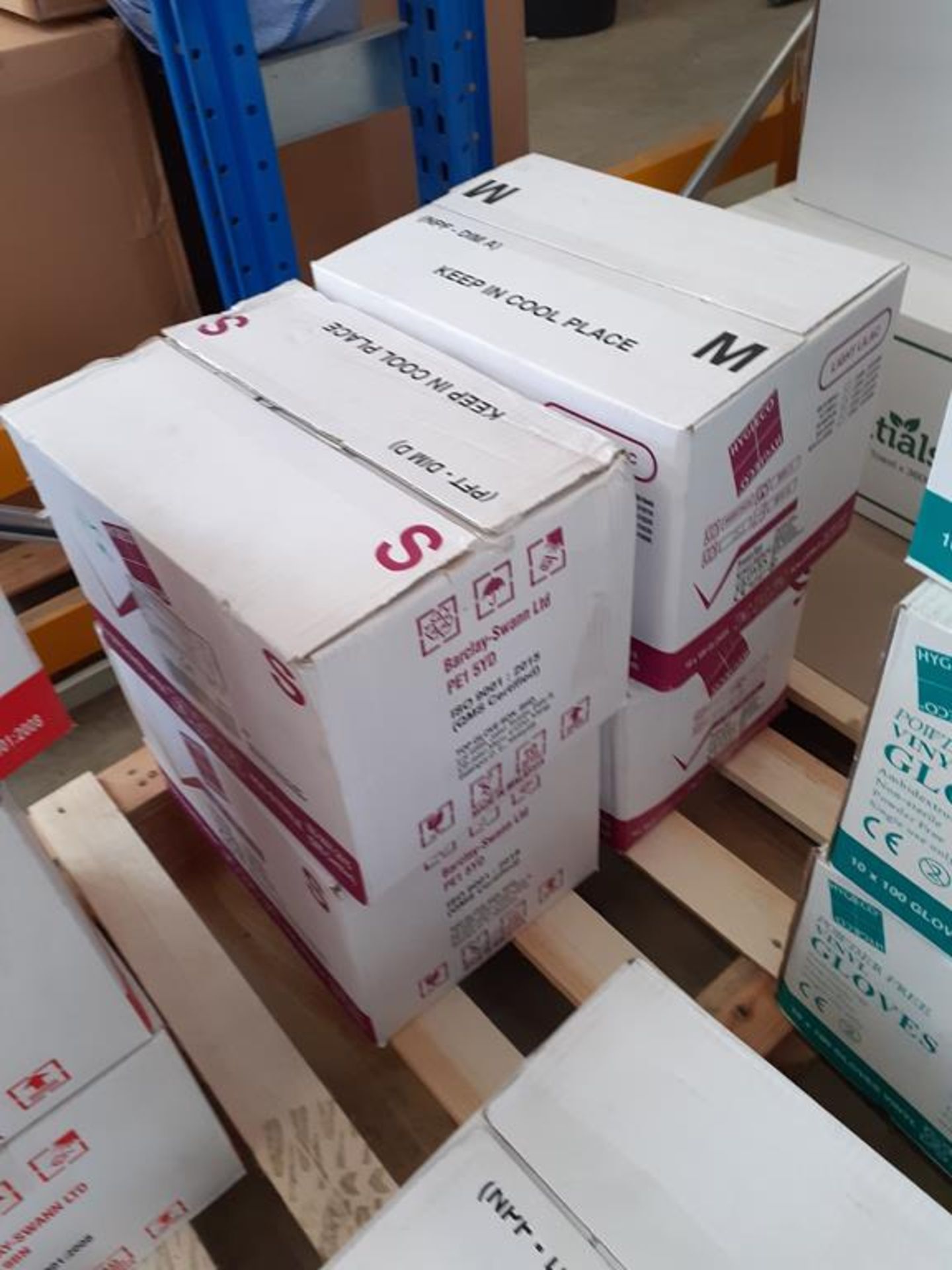 Quantity of various sizes Powder Free Medical Gloves, Latex and Nitrile (approx 12 boxes of various - Image 5 of 5