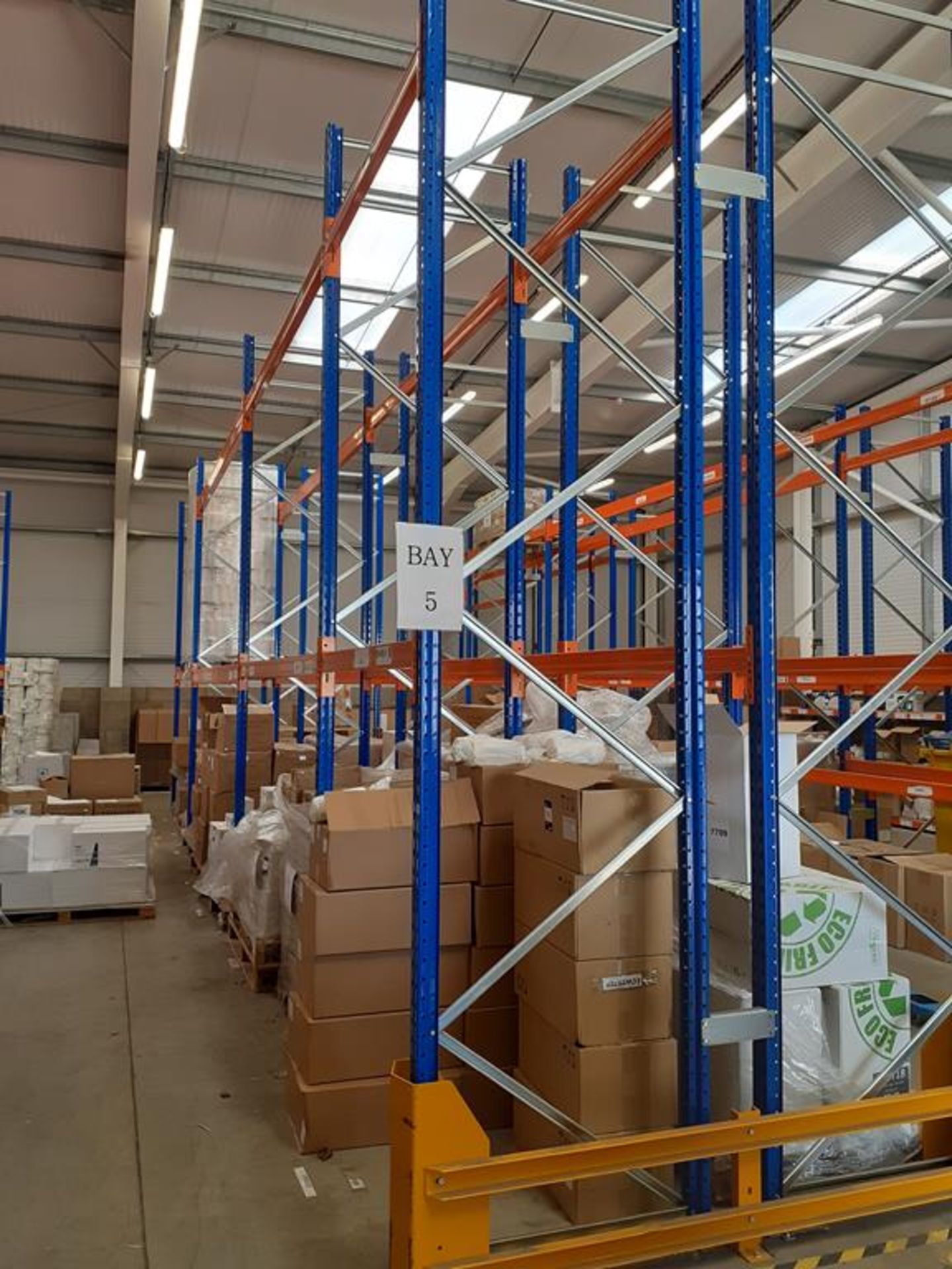 8 Bays of Pallet Racking - 10 uprights (4000mm) and 14 cross beams - ( 4 x 3700mm), (6 x 2700mm) - Image 2 of 2
