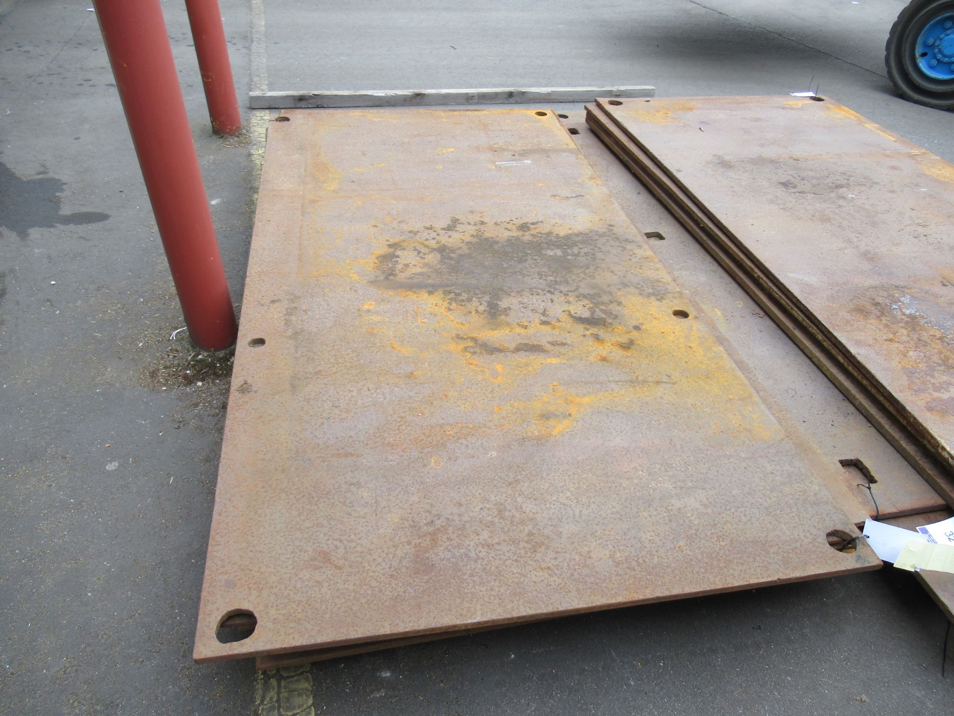 Heavy Duty Steel Road Plate 2500mm x 1250mm (approx.) Please note there is a £5 lift out fee on this