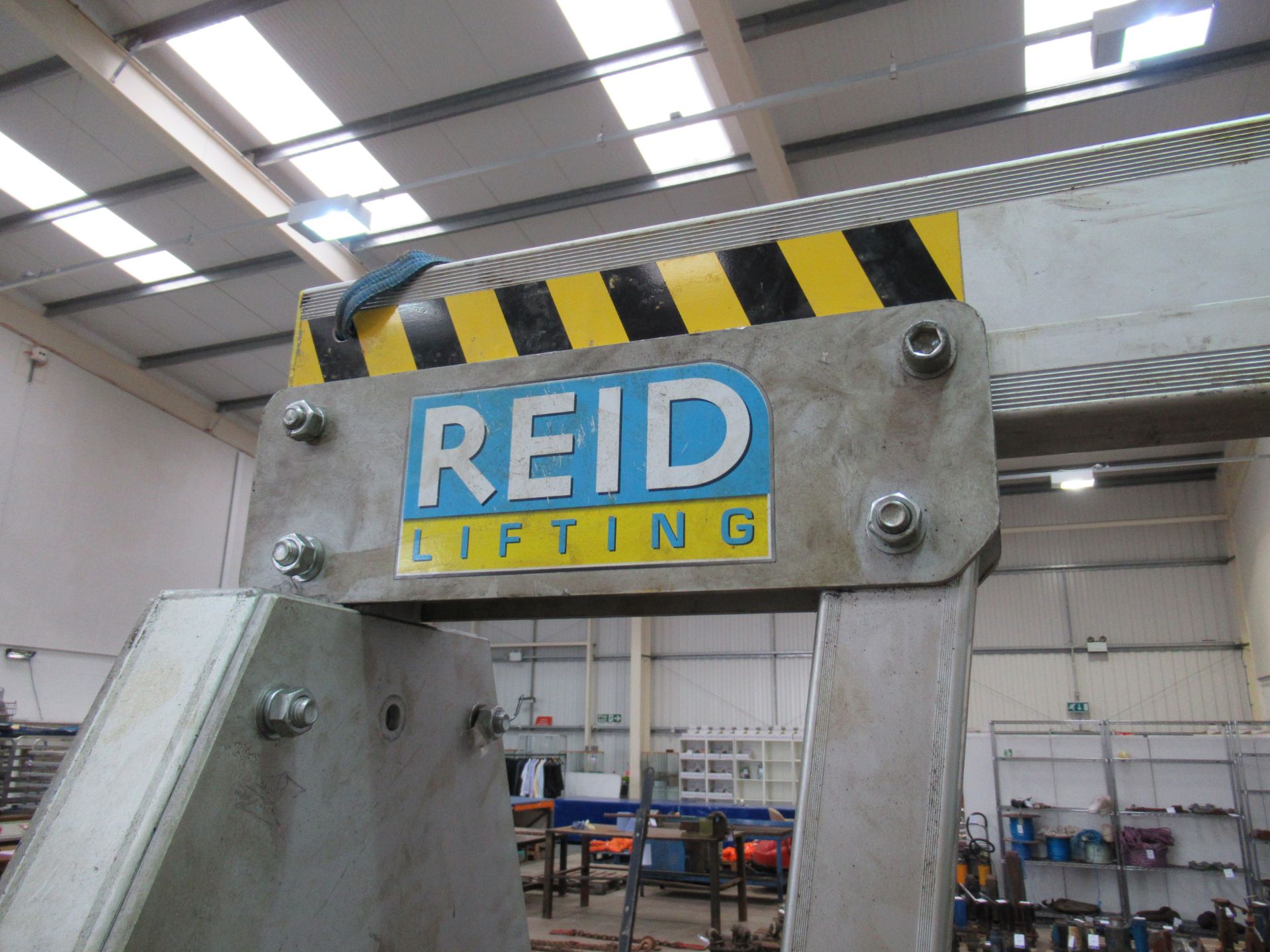 Reid Lifting Porta-Gantry 3000kg WLL with Yale Lift 360 Hand Chain Hoist, 3000kg WLL Please note - Image 2 of 6