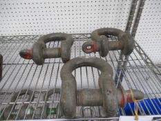 3 x Red pin Bow Shackles, 13.5T Capacity