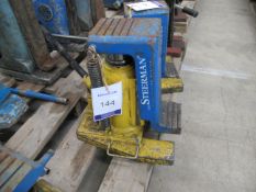 Steerman Hydraulic Toe Jack, 10T Capacity