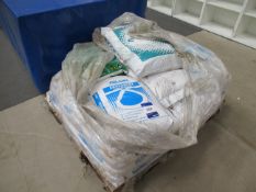 17 Bags of Oil Dry Absorbent Granules to Pallet