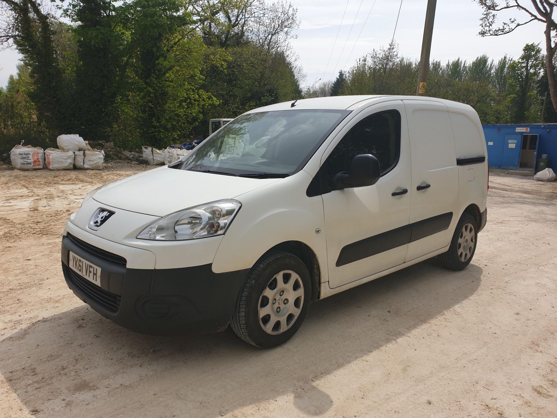 Peugeot Partner HDi SE L1 625 Van, registration YK - Image 2 of 7