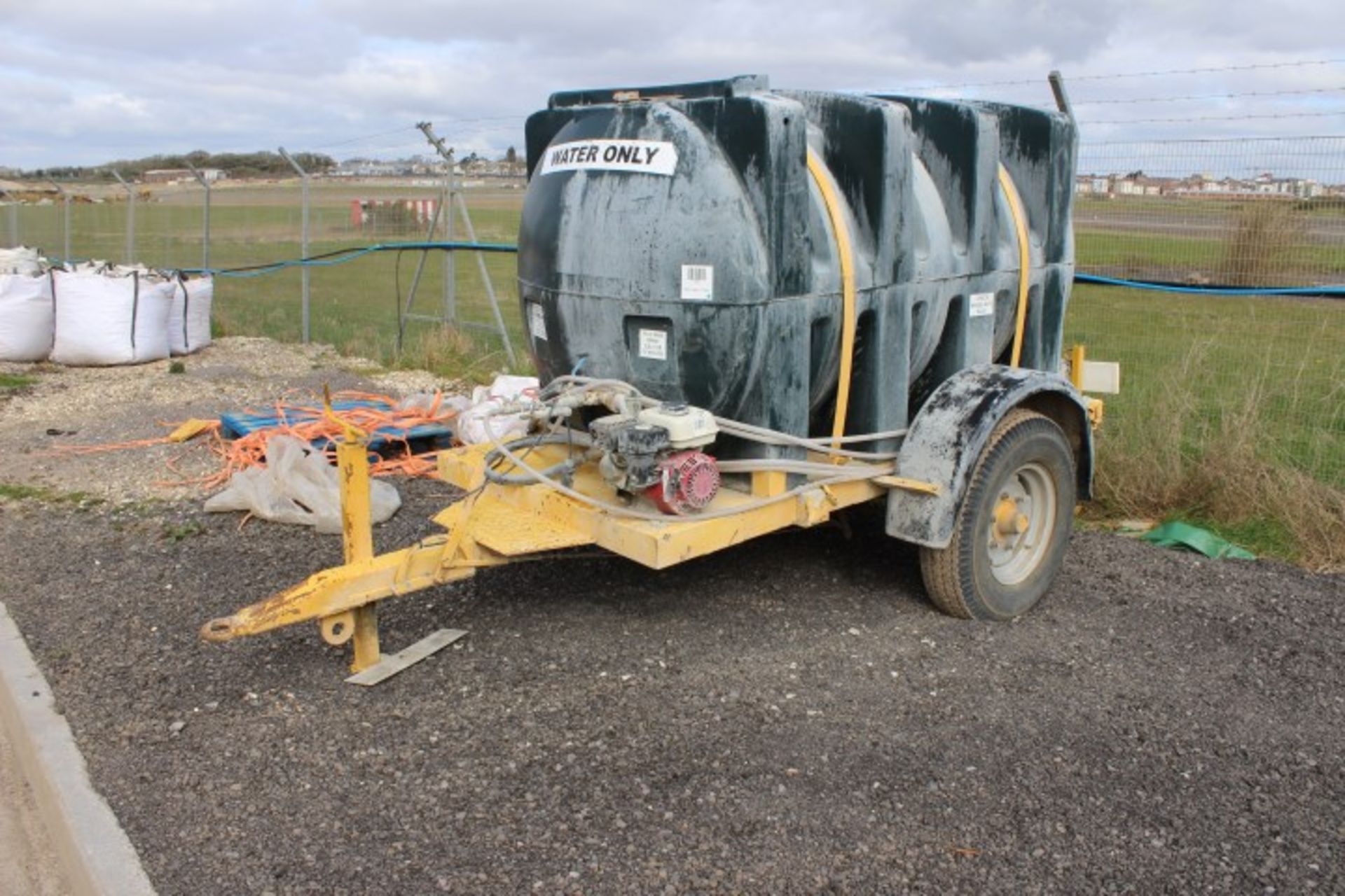 500 Gallon Water Bowser,– Located Stone Supplies L