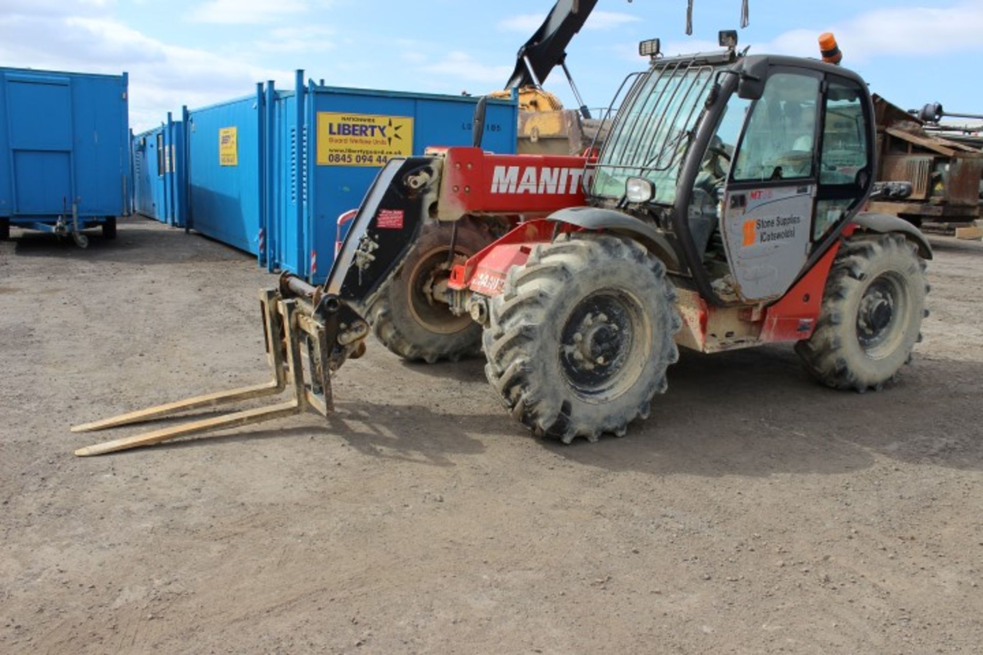 Manitou MT732 Series EE3 Telehandler (2011) Serial - Image 2 of 9