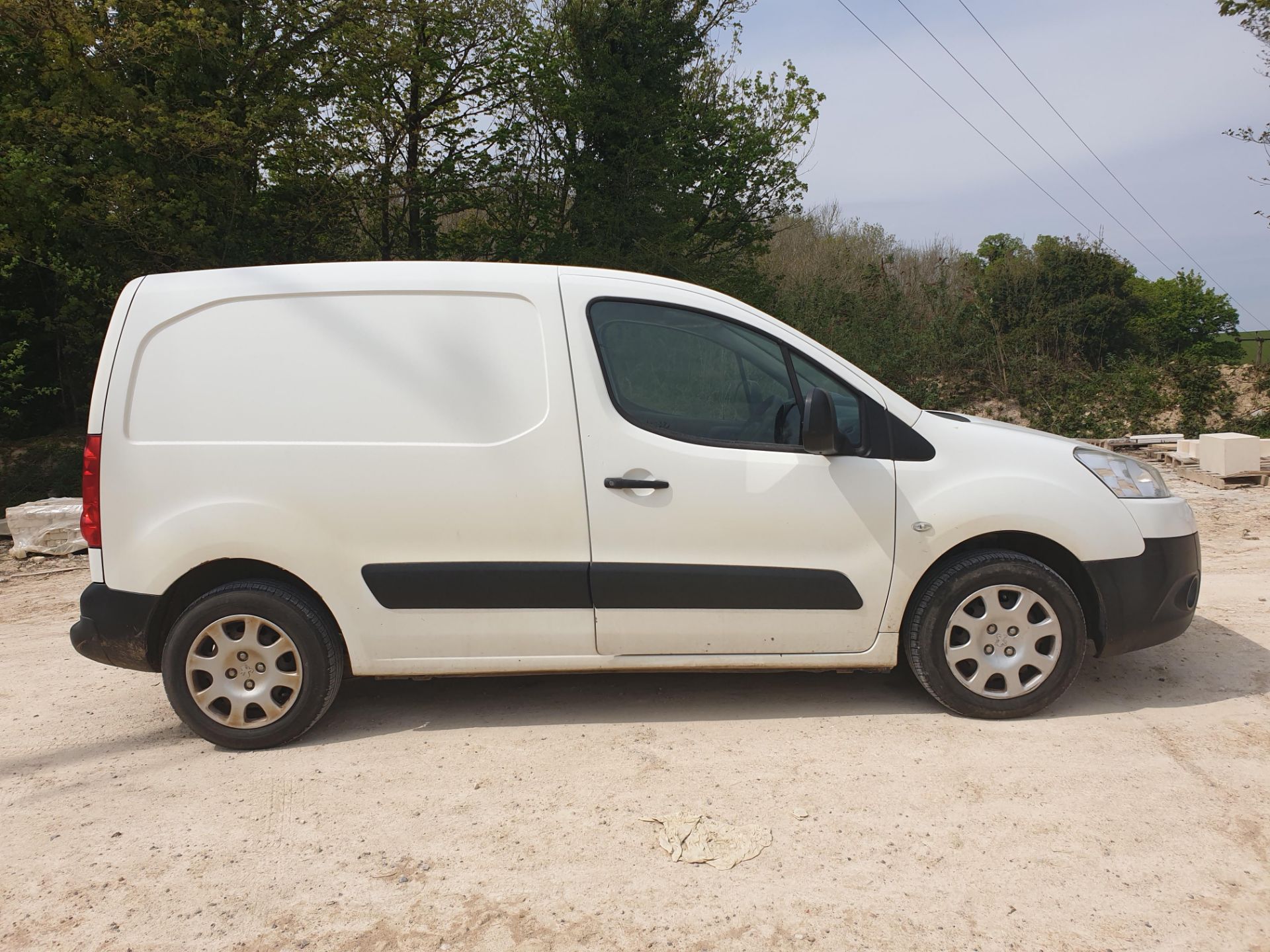 Peugeot Partner HDi SE L1 625 Van, registration YK - Image 5 of 7