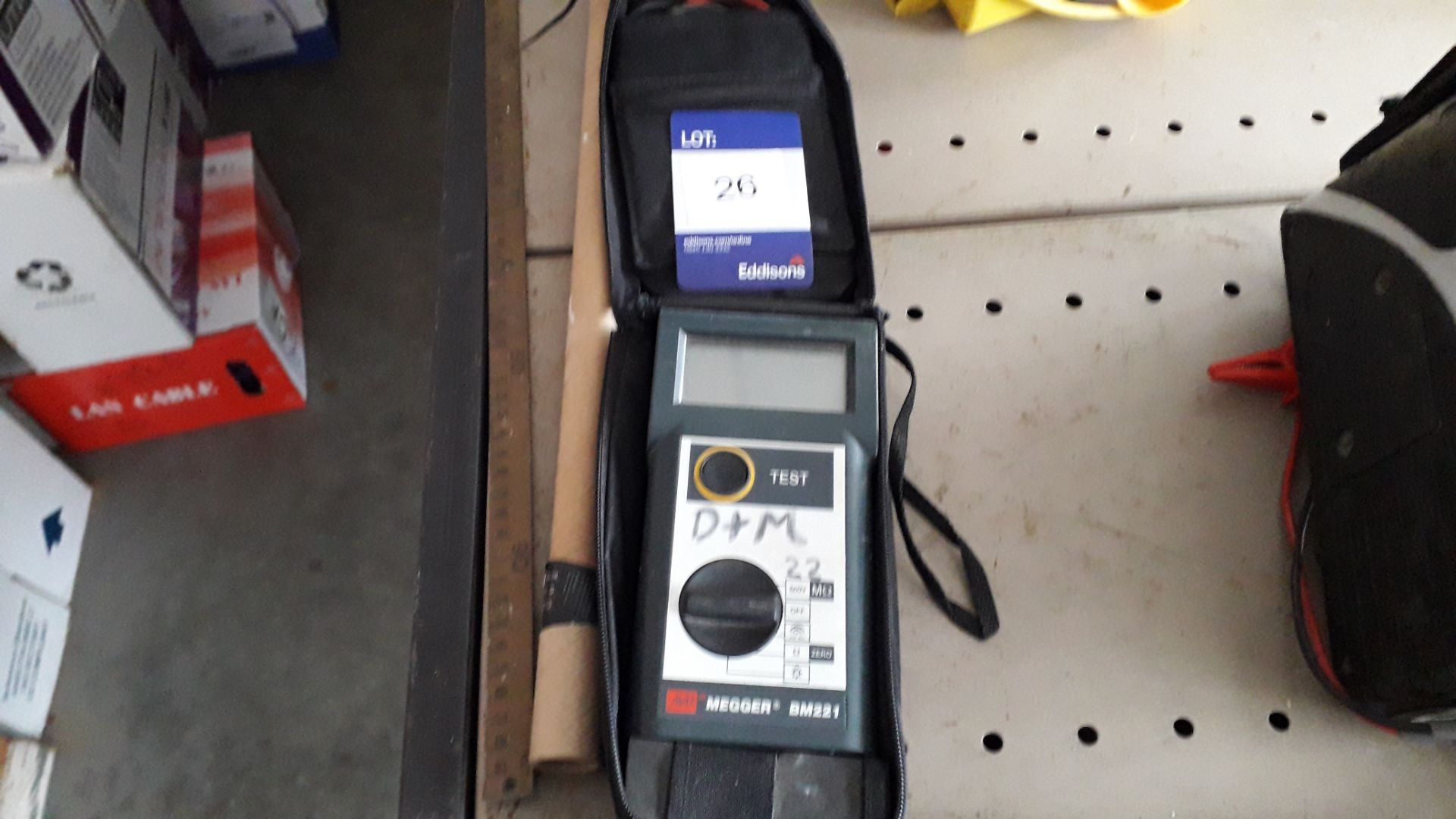 Megger BM221 Test Meter