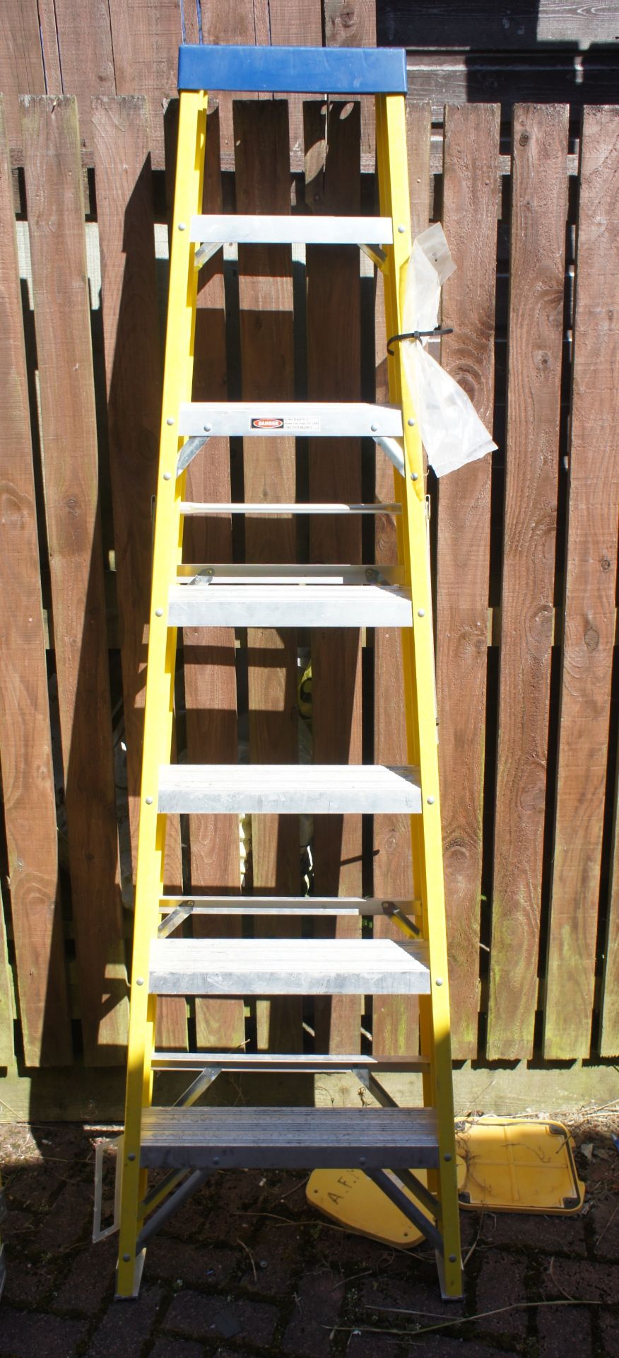 Electricians Fibre Glass 6 Tread Step Ladder