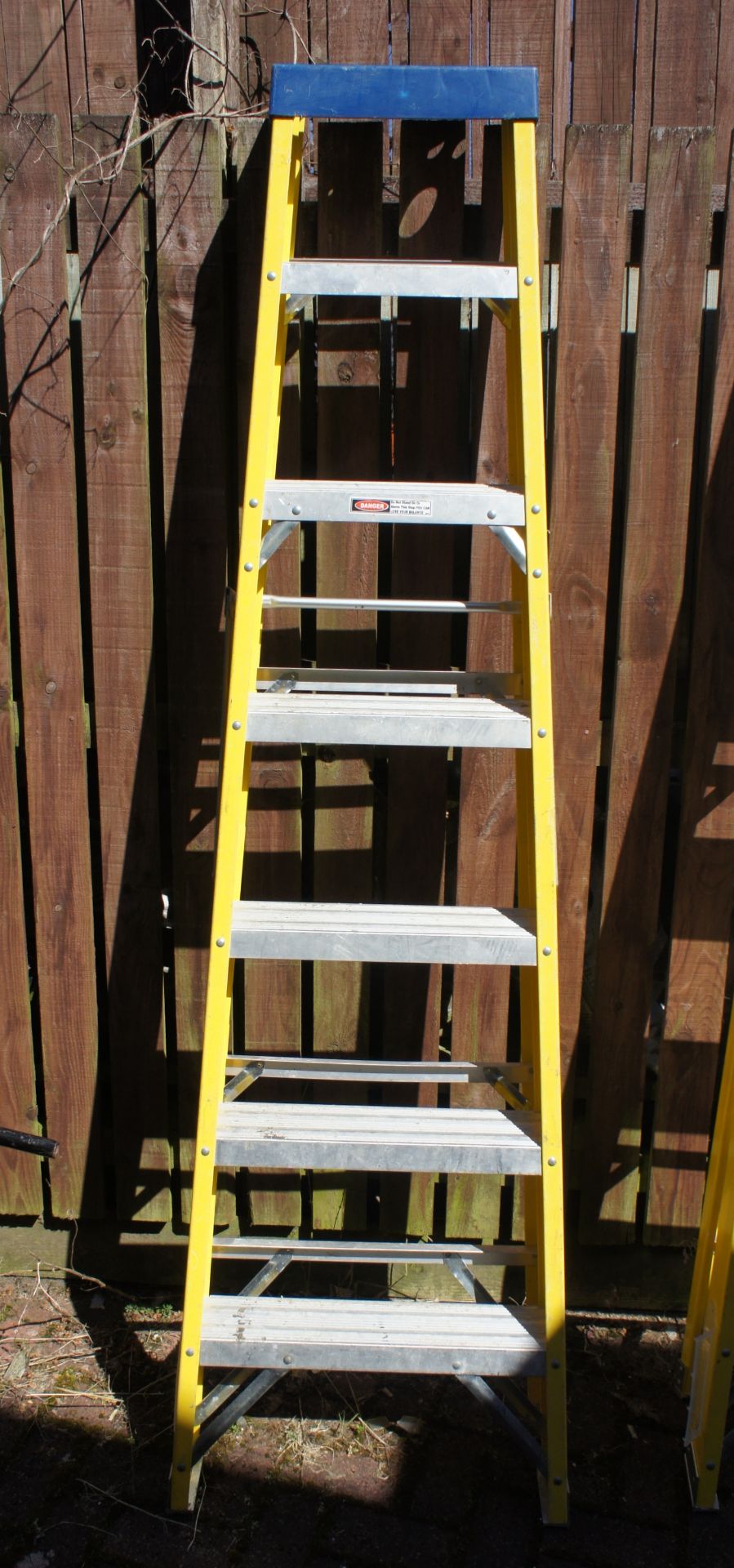 Electricians Fibre Glass 6 Tread Step Ladder