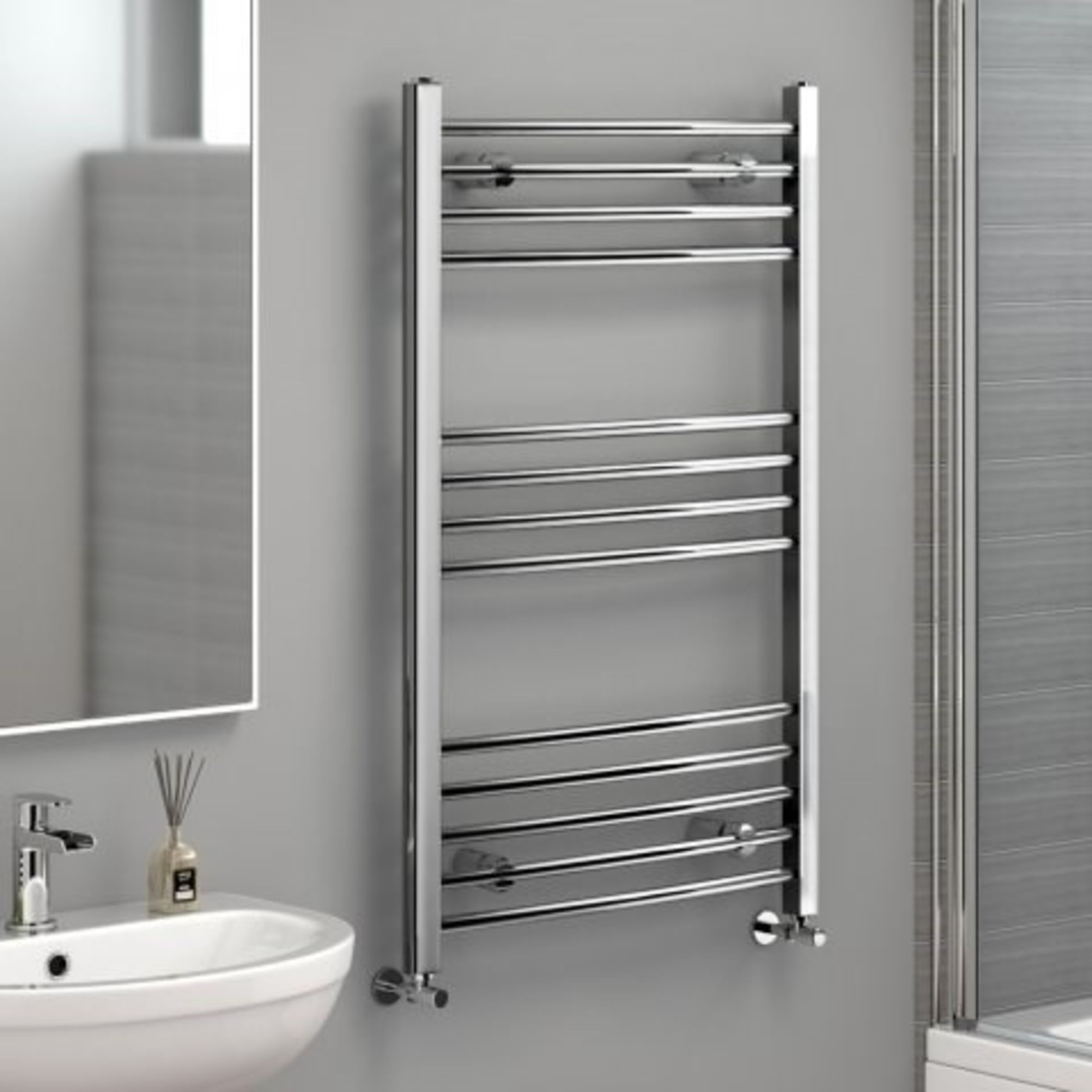 BRAND NEW BOXED 1200x600mm - 20mm Tubes - RRP £219.99.Chrome Curved Rail Ladder Towel Radiator.Our