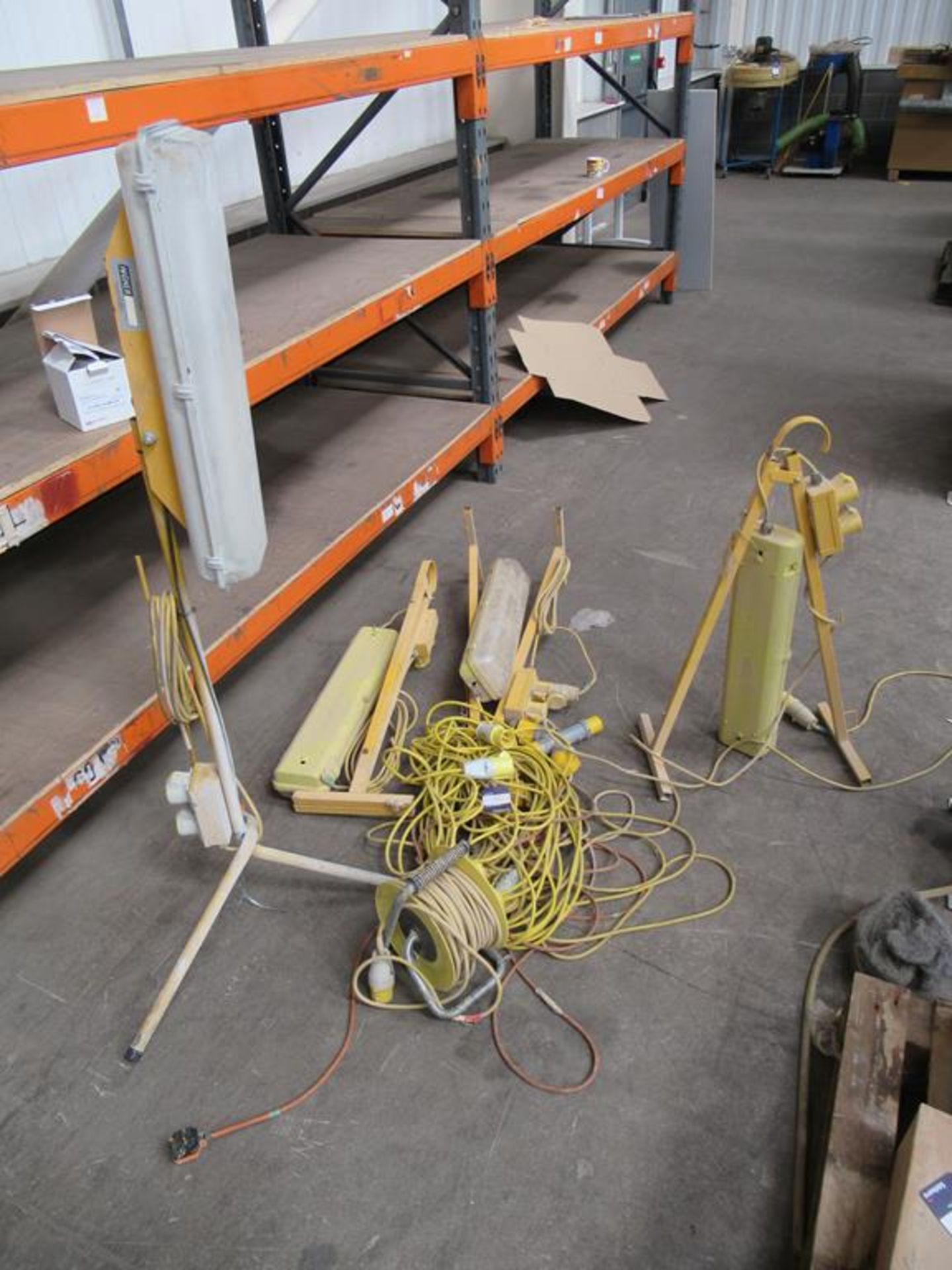 Qty of Site Industrial Lights, cables and 110V Extension Cable