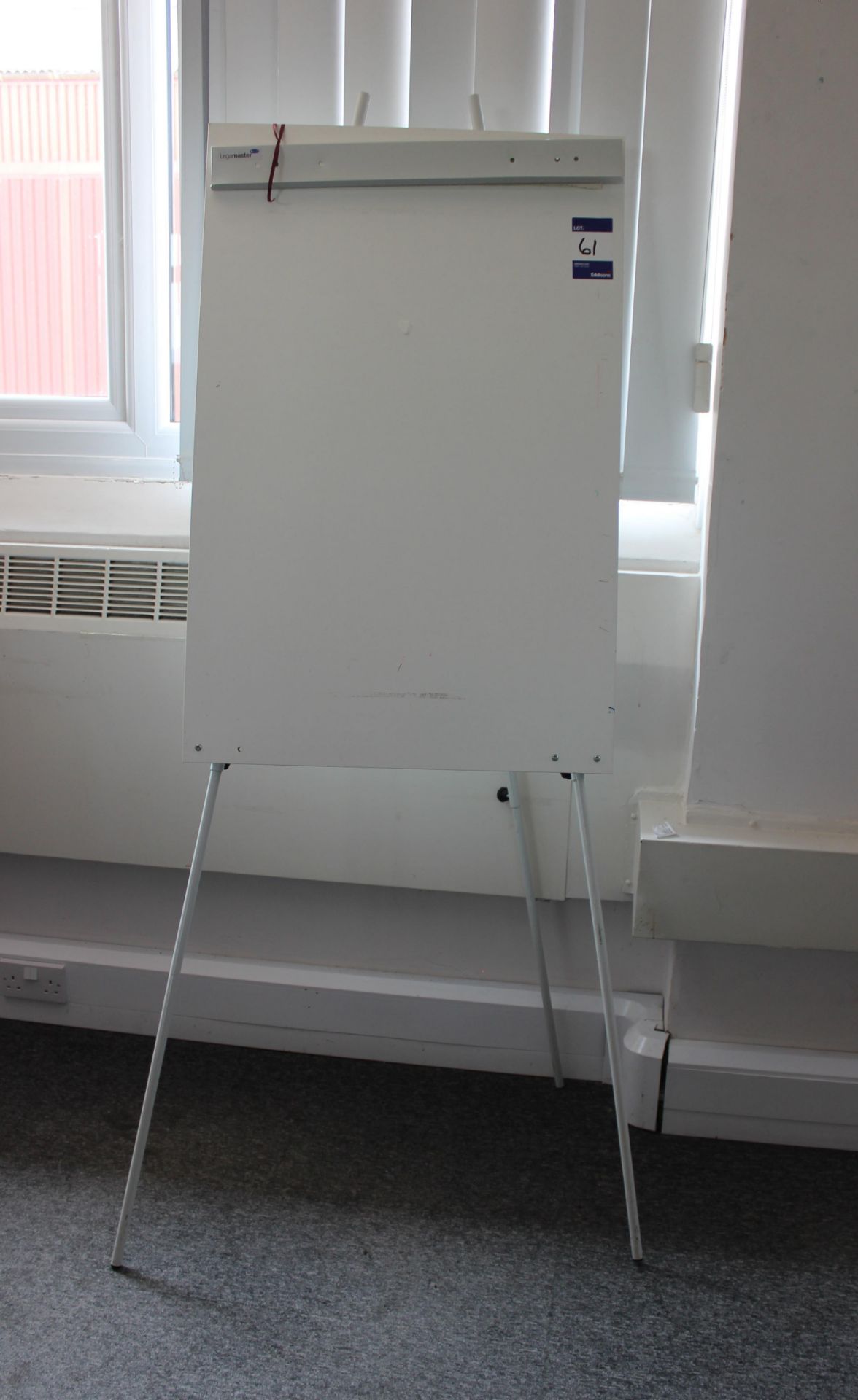 Sony 3LCO Projector and 3 Flipcharts - Image 3 of 3