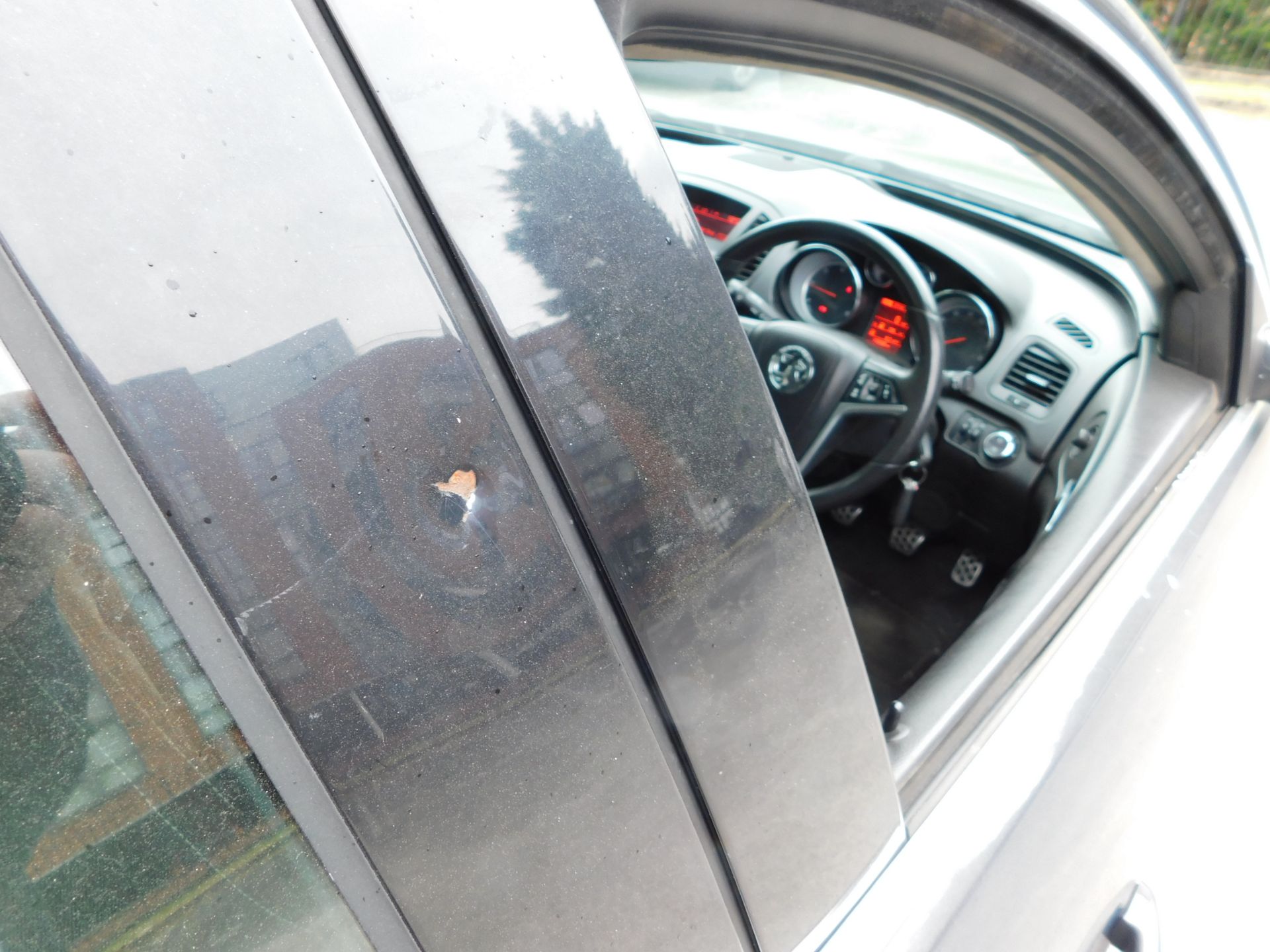 Vauxhall Insignia SRI 2.0CDTI five door hatchback, - Image 11 of 16