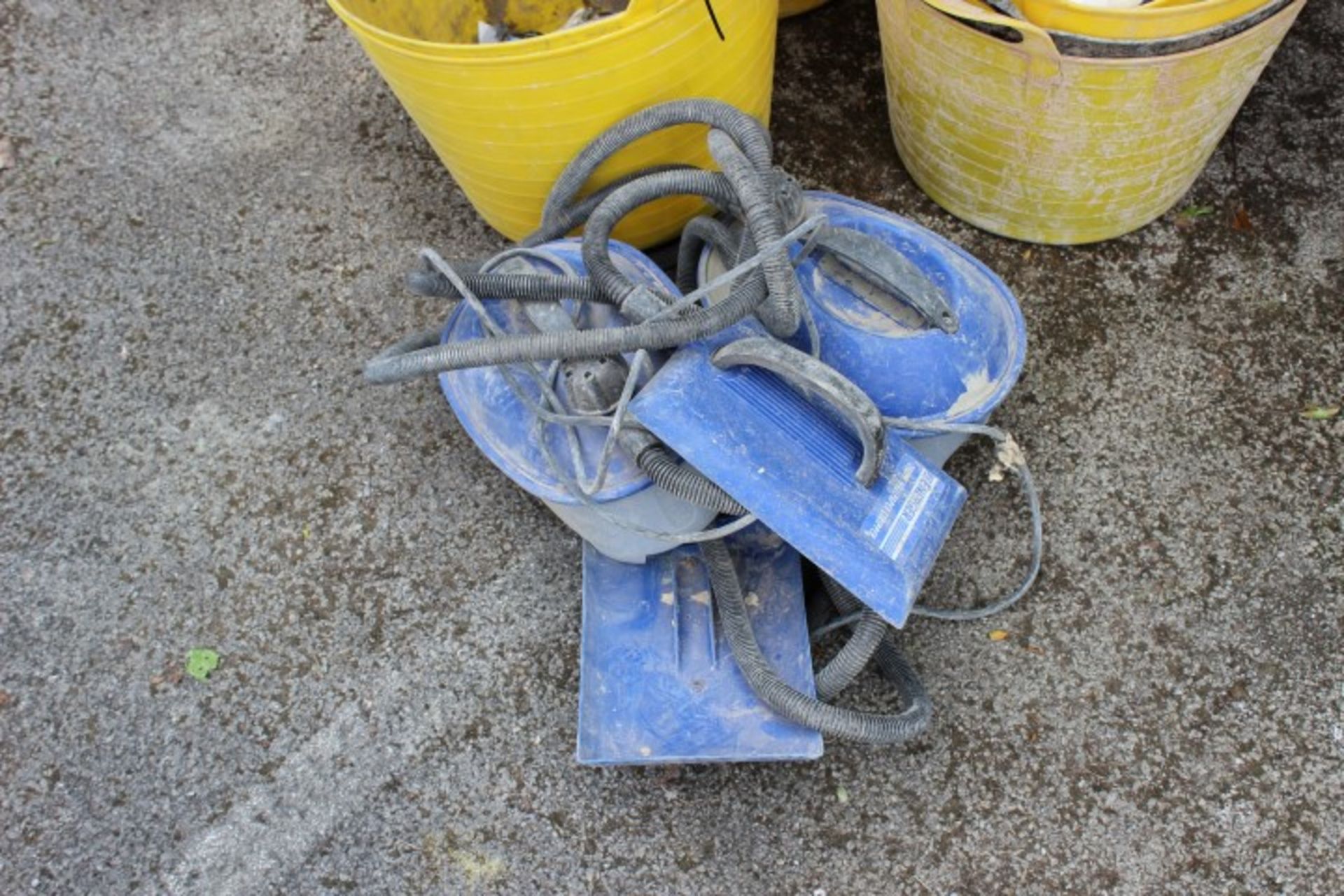 2 Wallpaper Strippers, 5 Various Plaster Buckets a - Image 3 of 4