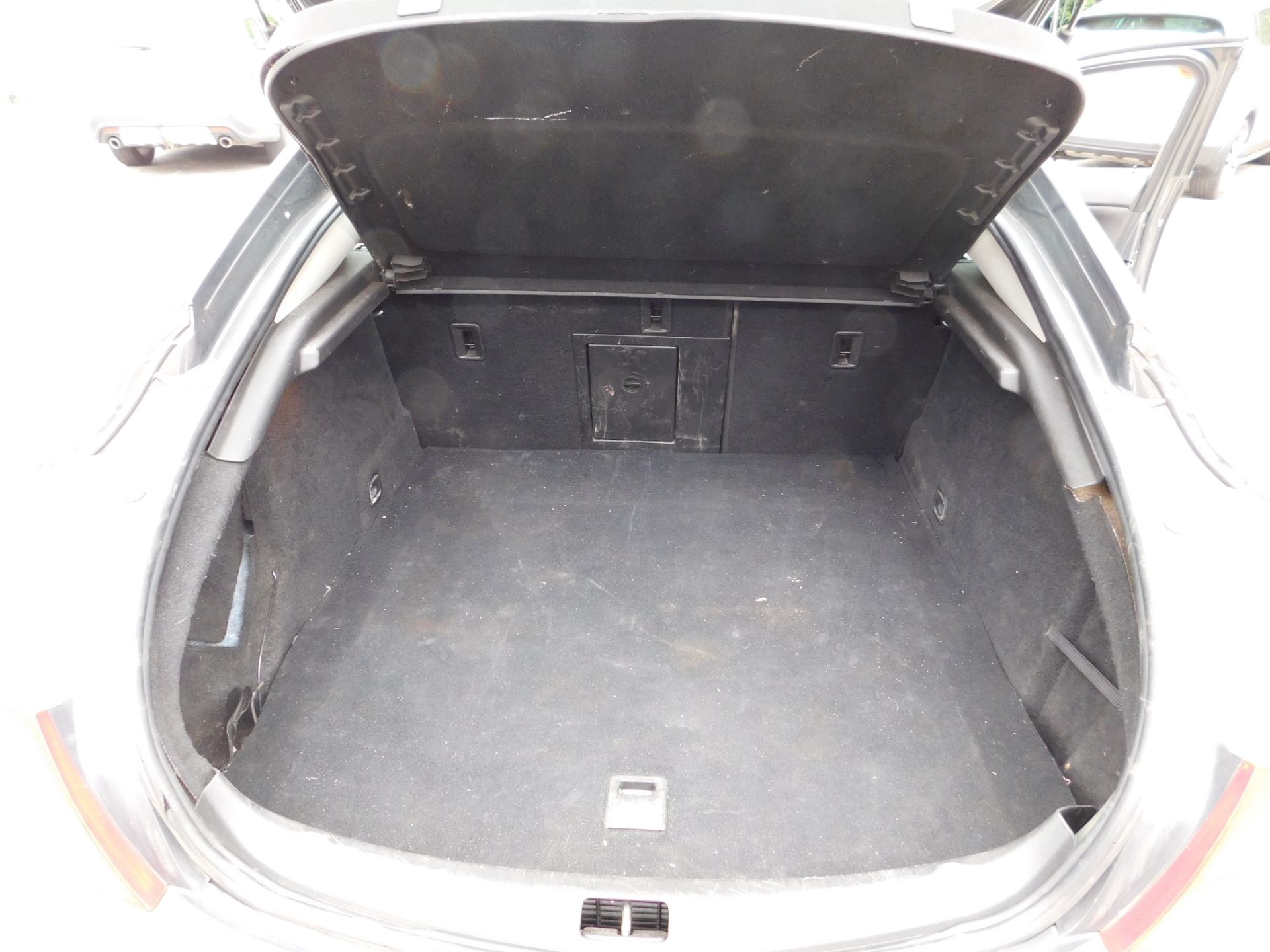 Vauxhall Insignia SRI 2.0CDTI five door hatchback, - Image 16 of 16