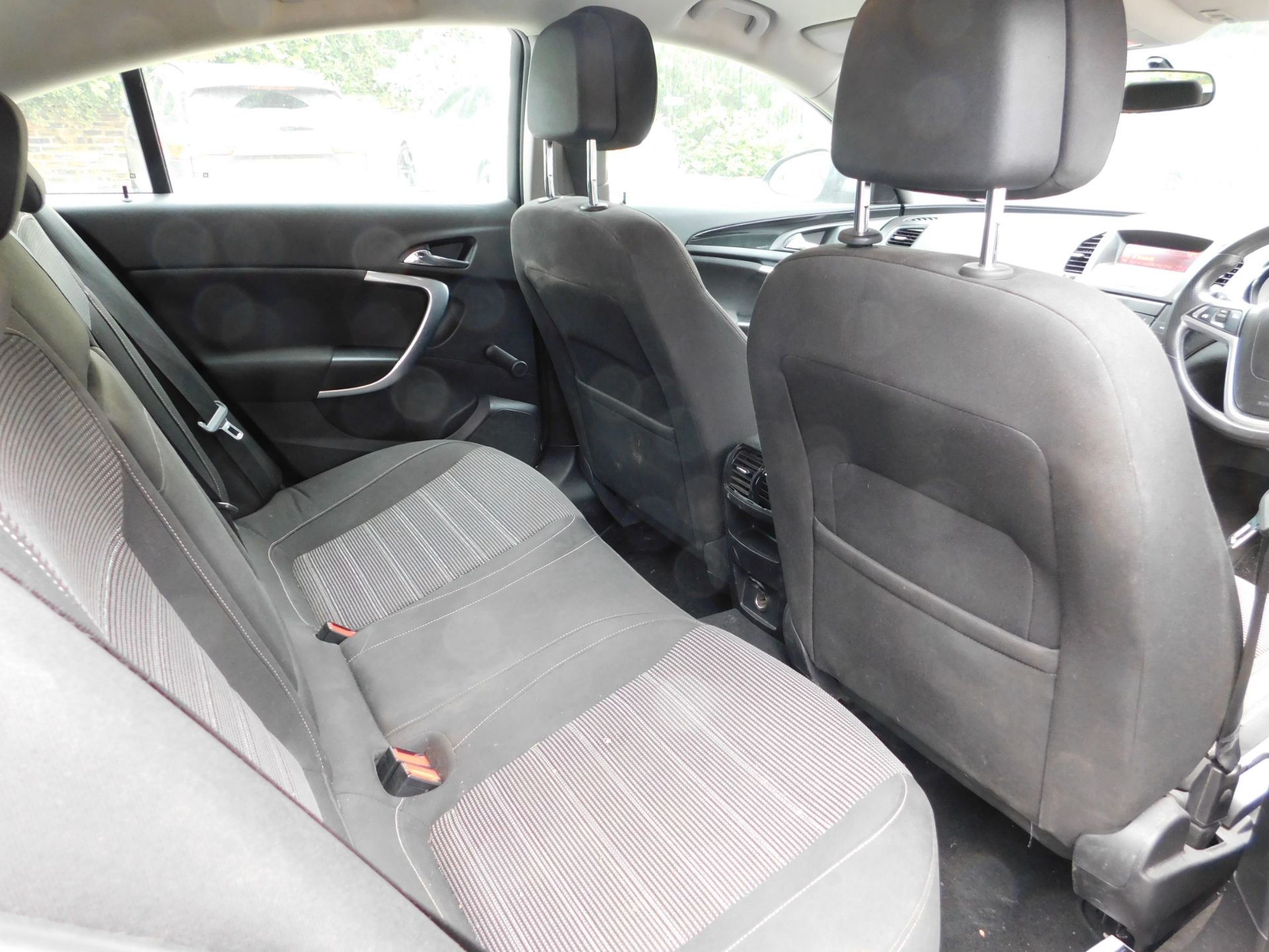 Vauxhall Insignia SRI 2.0CDTI five door hatchback, - Image 15 of 16