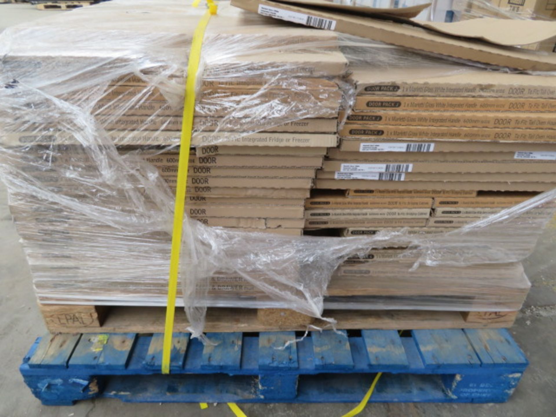 (E6) Pallet to contain approx. 80 items of kitchen stock to include:gloss cream 500mm doors, premium