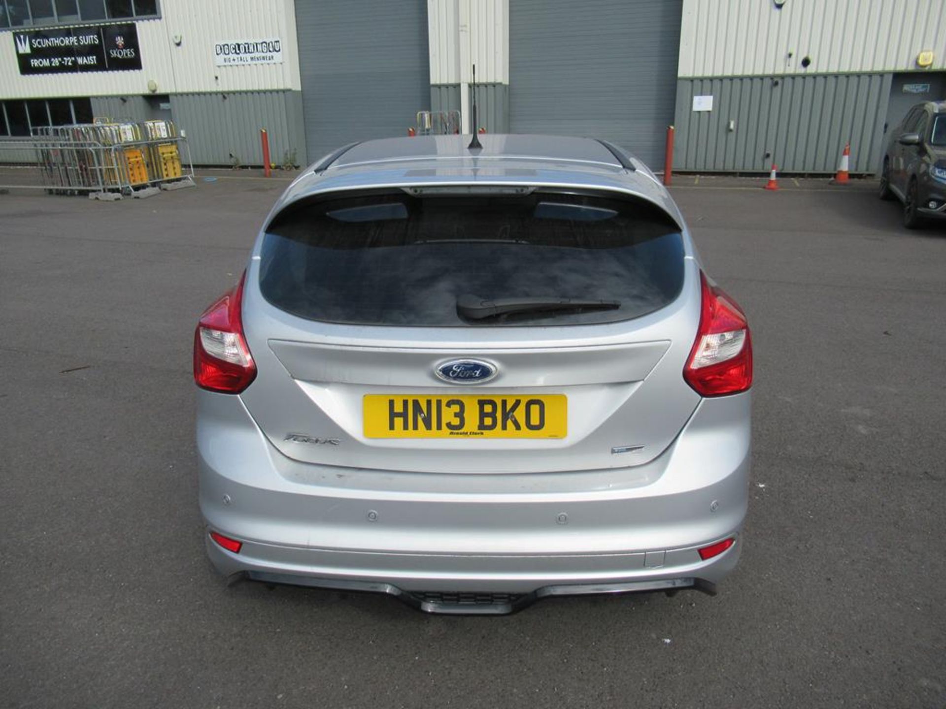 Ford Focus Zetec S Turbo 5 Door Hatchback - Image 6 of 16