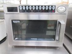 A Samsung CM1929 1820W Microwave