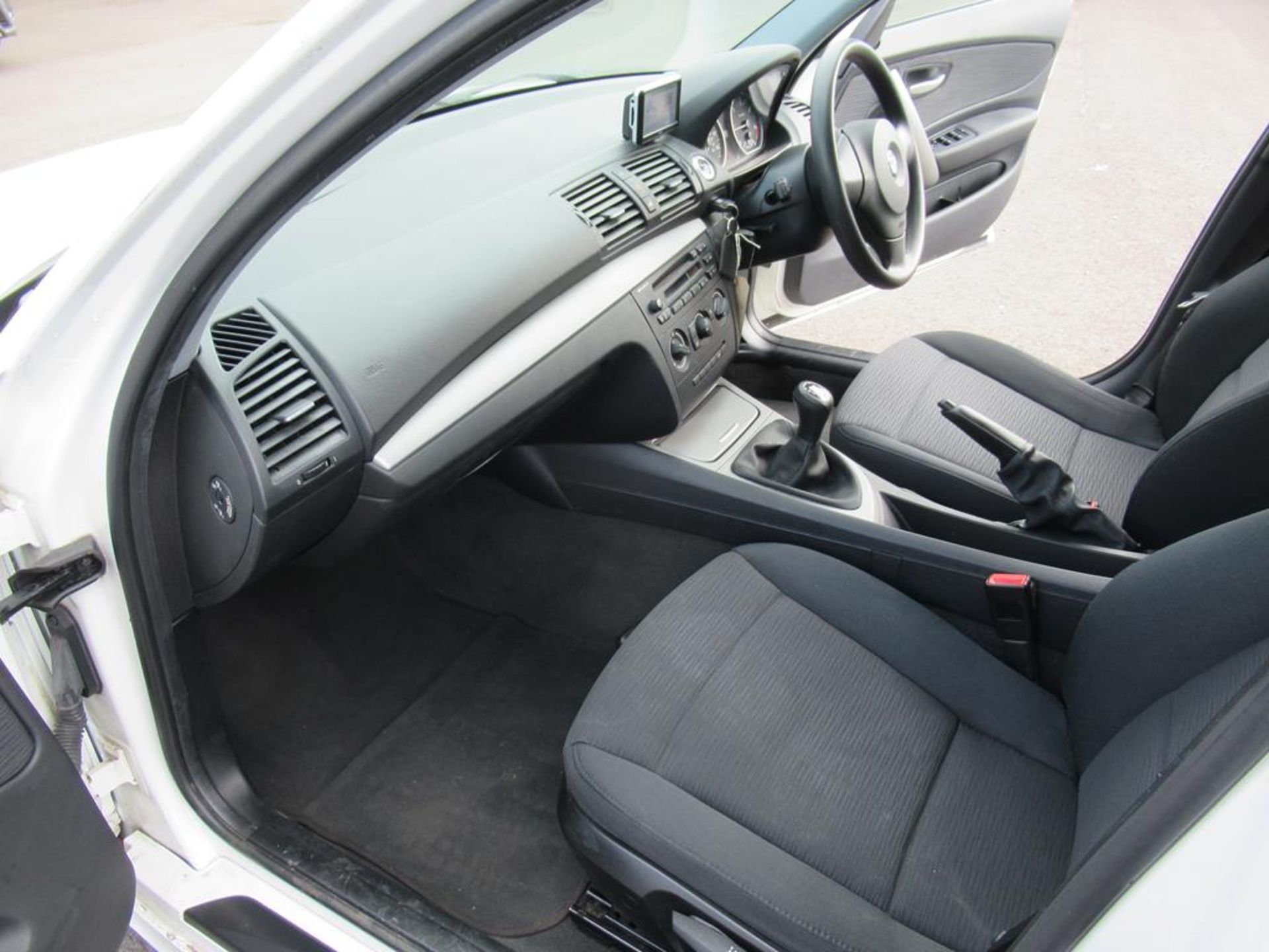 BMW 116D ES 5 door Hatchback - Image 6 of 15