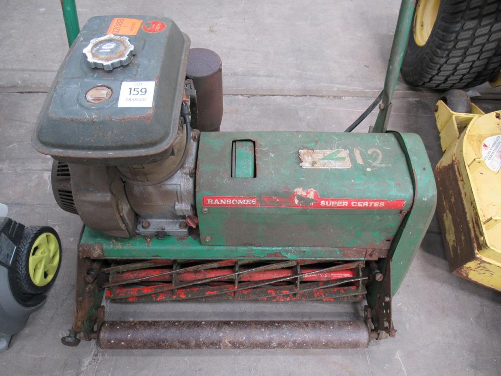 Ransomes Super Certes 61 cylinder Petrol Mower - Image 2 of 4