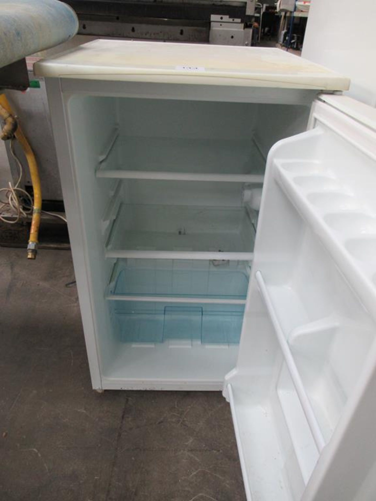 An LEC Undercounter Fridge - Image 2 of 2