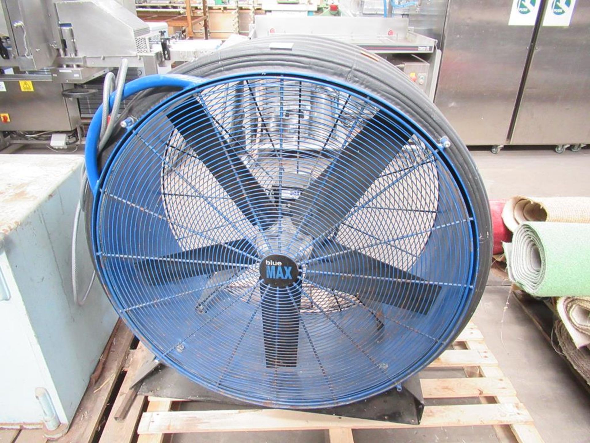 A Blue Max 3PH Fan Unit. Please note there is a £10 plus VAT Lift Out Fee on this lot.