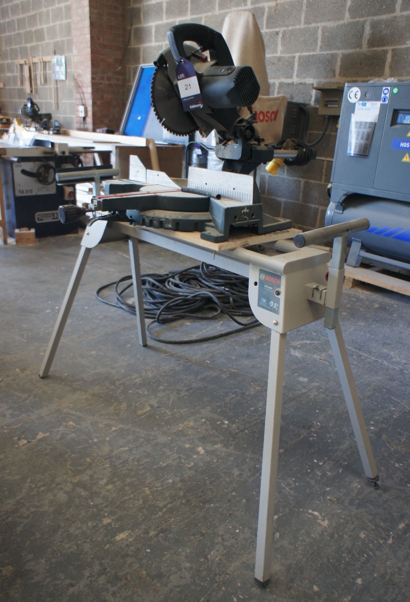 Bosch GCM105 Mitre Saw and GTA 2600 Work Stand