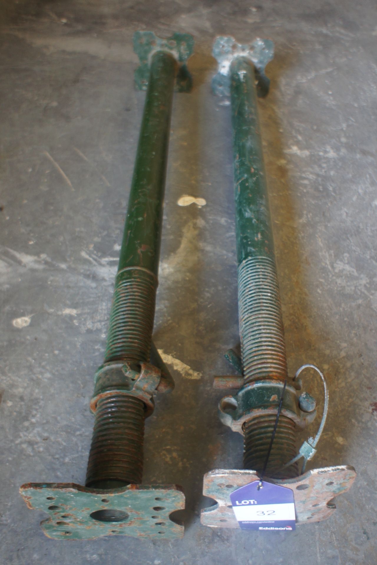 2 x 4ft Adjustable Steel Props - Image 2 of 2