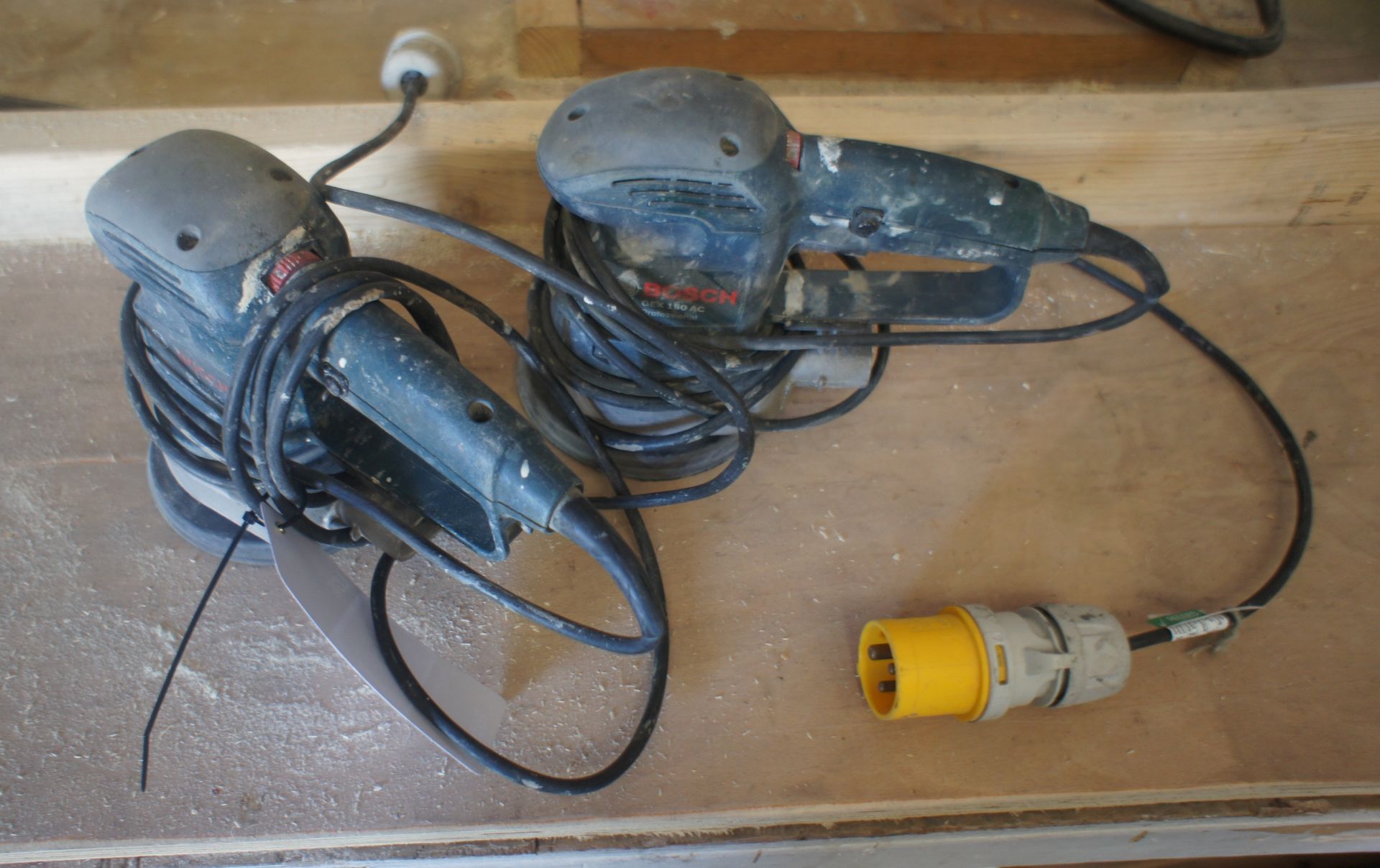 2 x Bosch GEX150AC Electric Sanders, 110v - Image 2 of 2