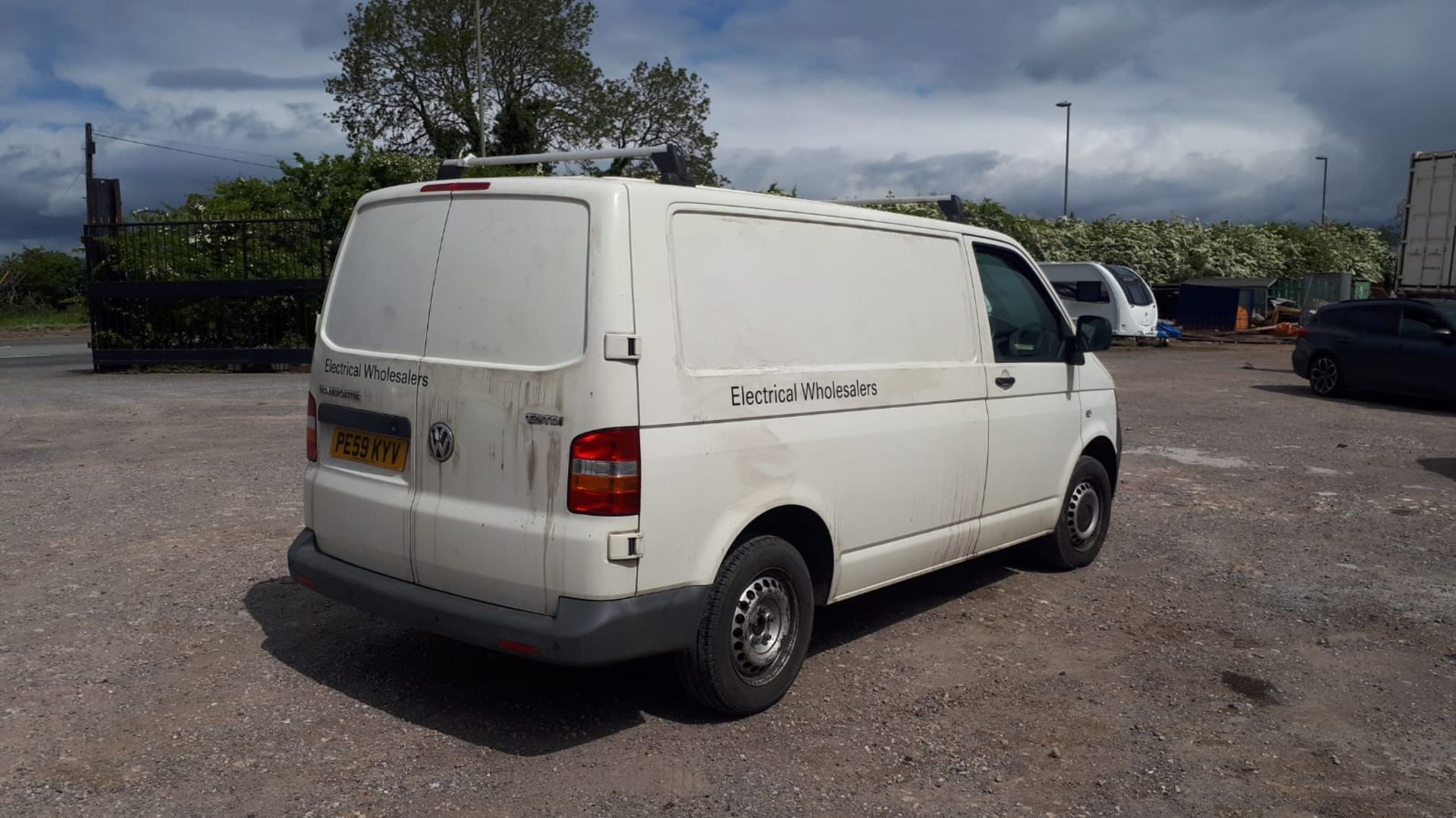 VW Transporter T28 102 TDi SWB Van, registration PE59KYV, V5 document, MOT until 8 December 2020 ( - Image 8 of 14