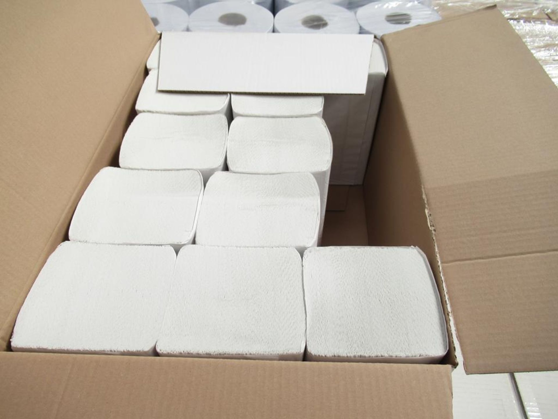 Approx 11.5 boxes of Soft Tissue Standard Hand Towels 2 ply White V-fold 25 x 34, 5cm - Image 3 of 3