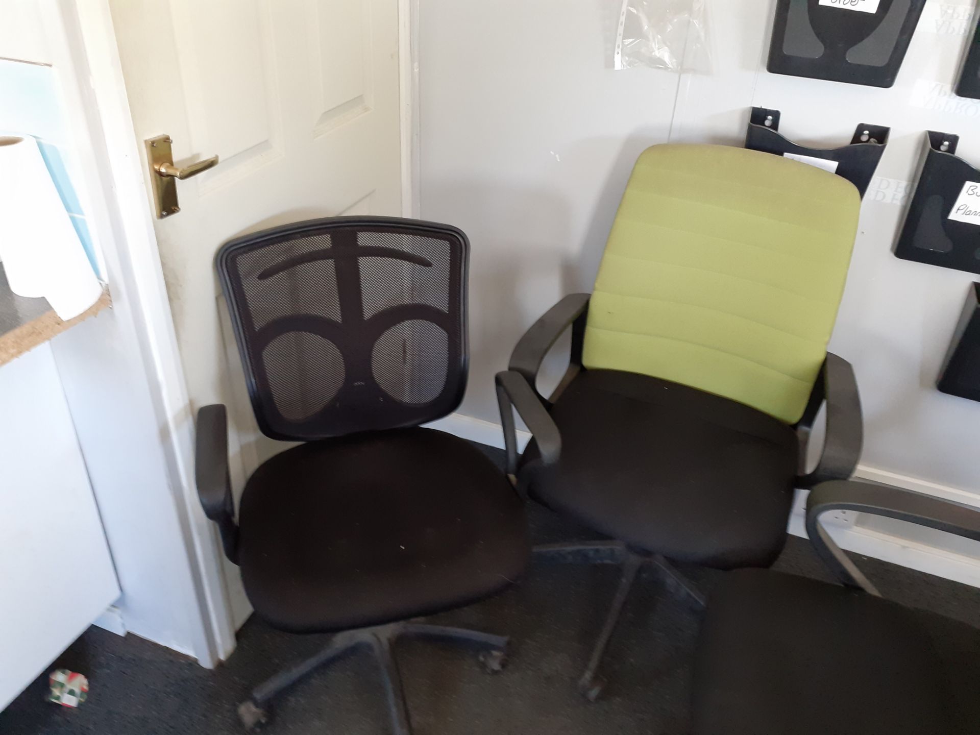 4 x Mobile Upholstery Office chairs