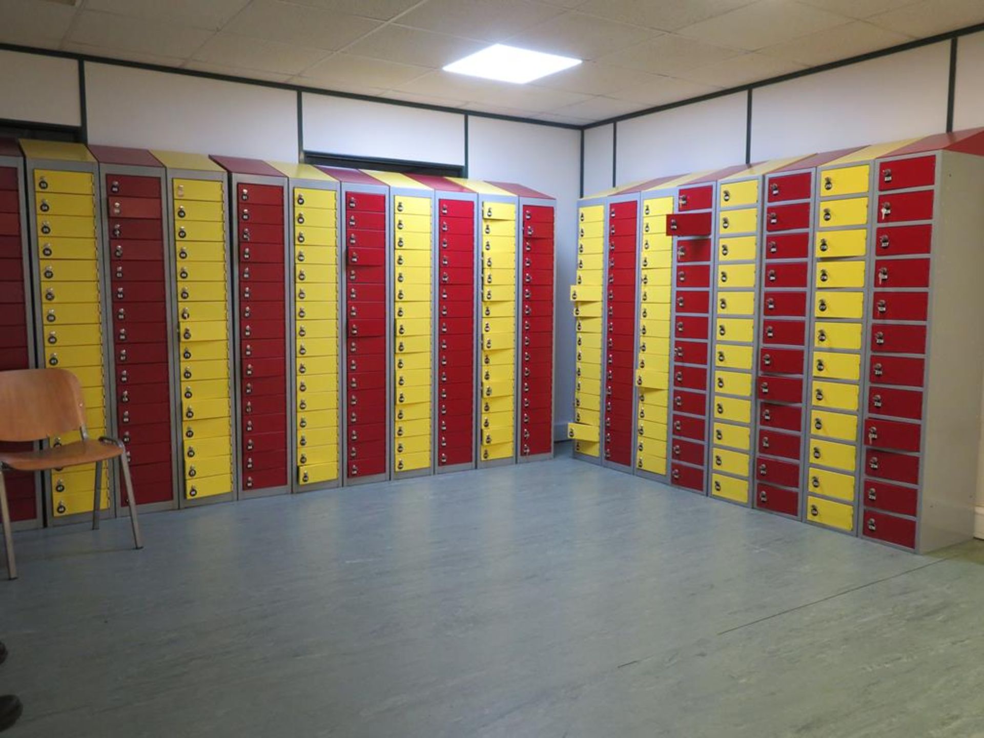 20 x Banks of 16 key operated lockers etc